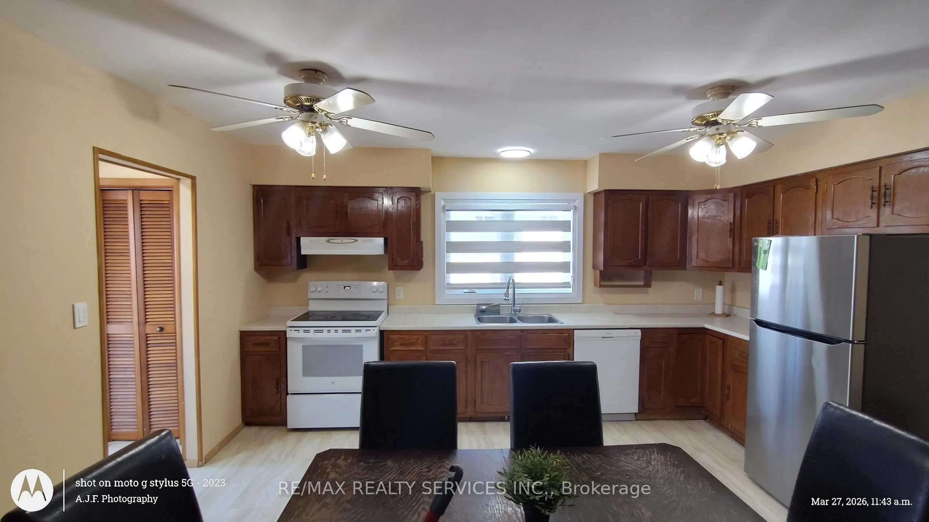 Standard kitchen, unknown for 71 Cartwright St, Kingston Ontario K7M 1P6