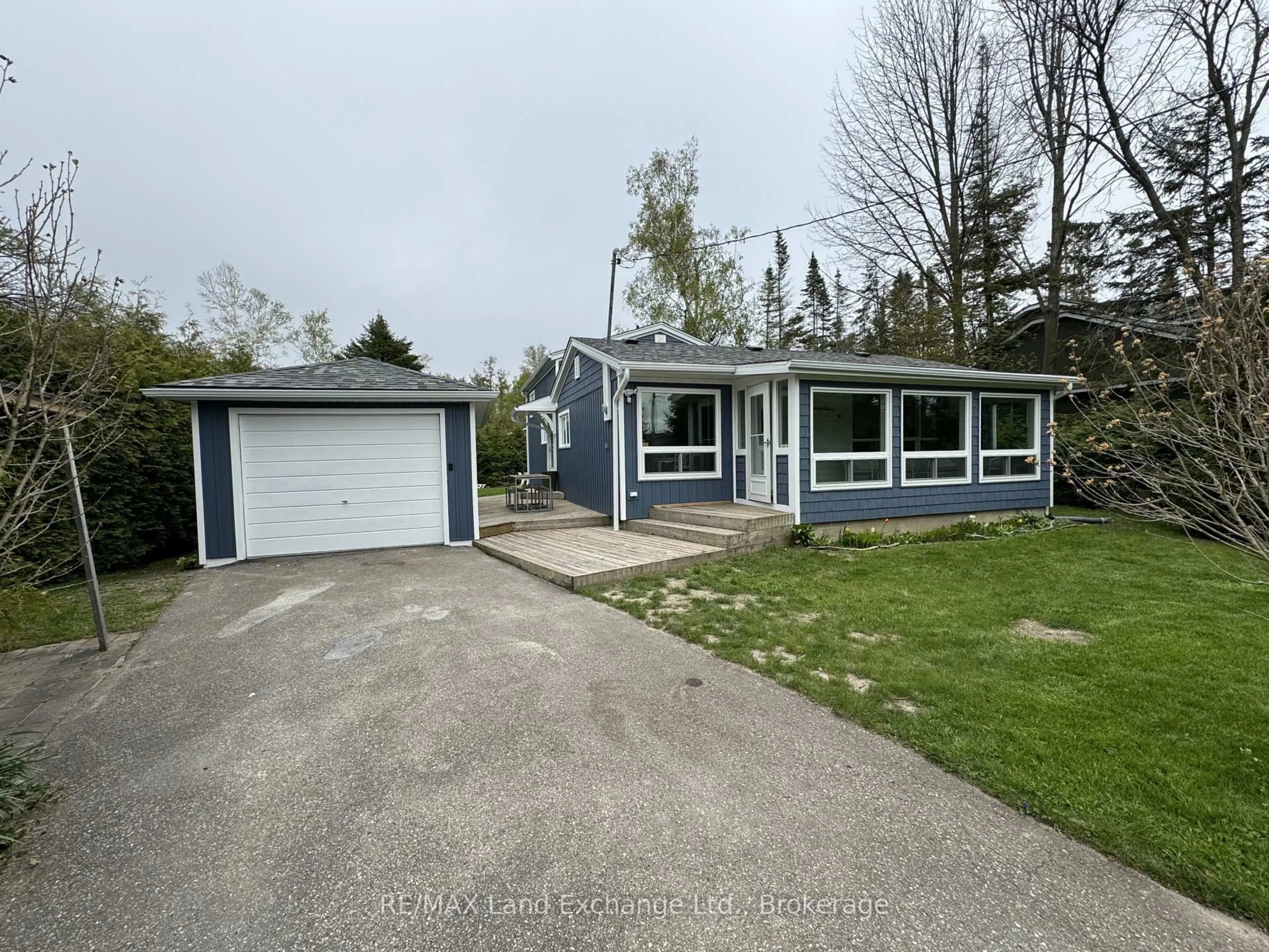 A pic from outside/outdoor area/front of a property/back of a property/a pic from drone, street for 272 Huron Rd, Huron-Kinloss Ontario N0G 2R0