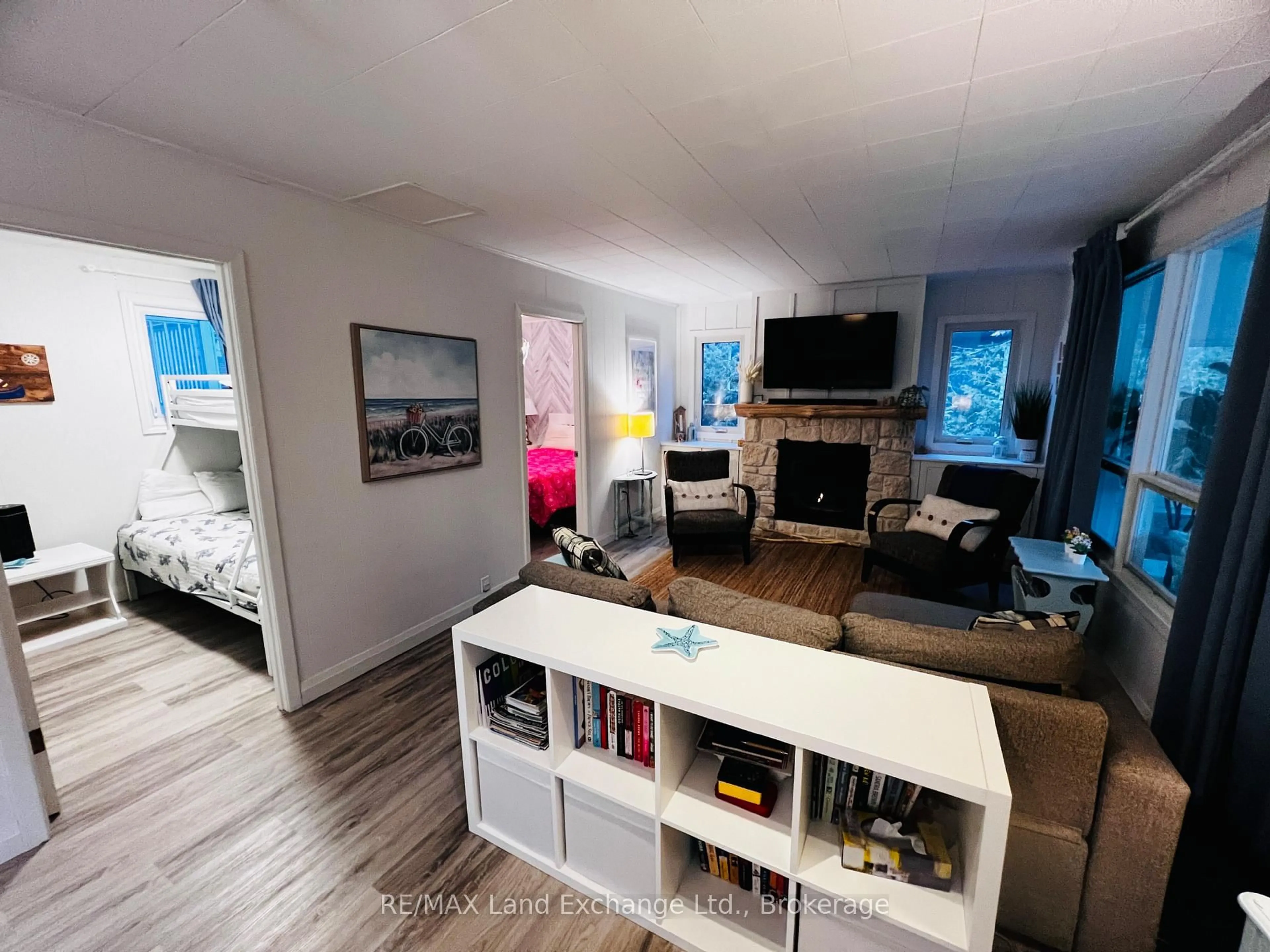 A pic of a room for 272 Huron Rd, Huron-Kinloss Ontario N0G 2R0