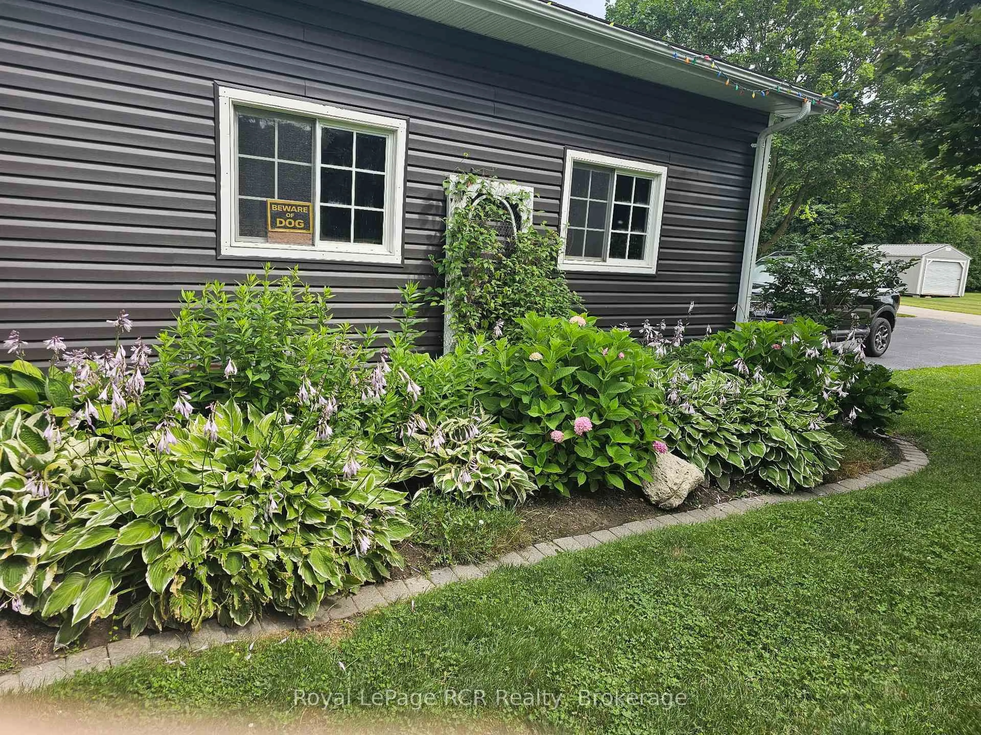 Unknown for 1029 Main St, Howick Ontario N0G 2X0