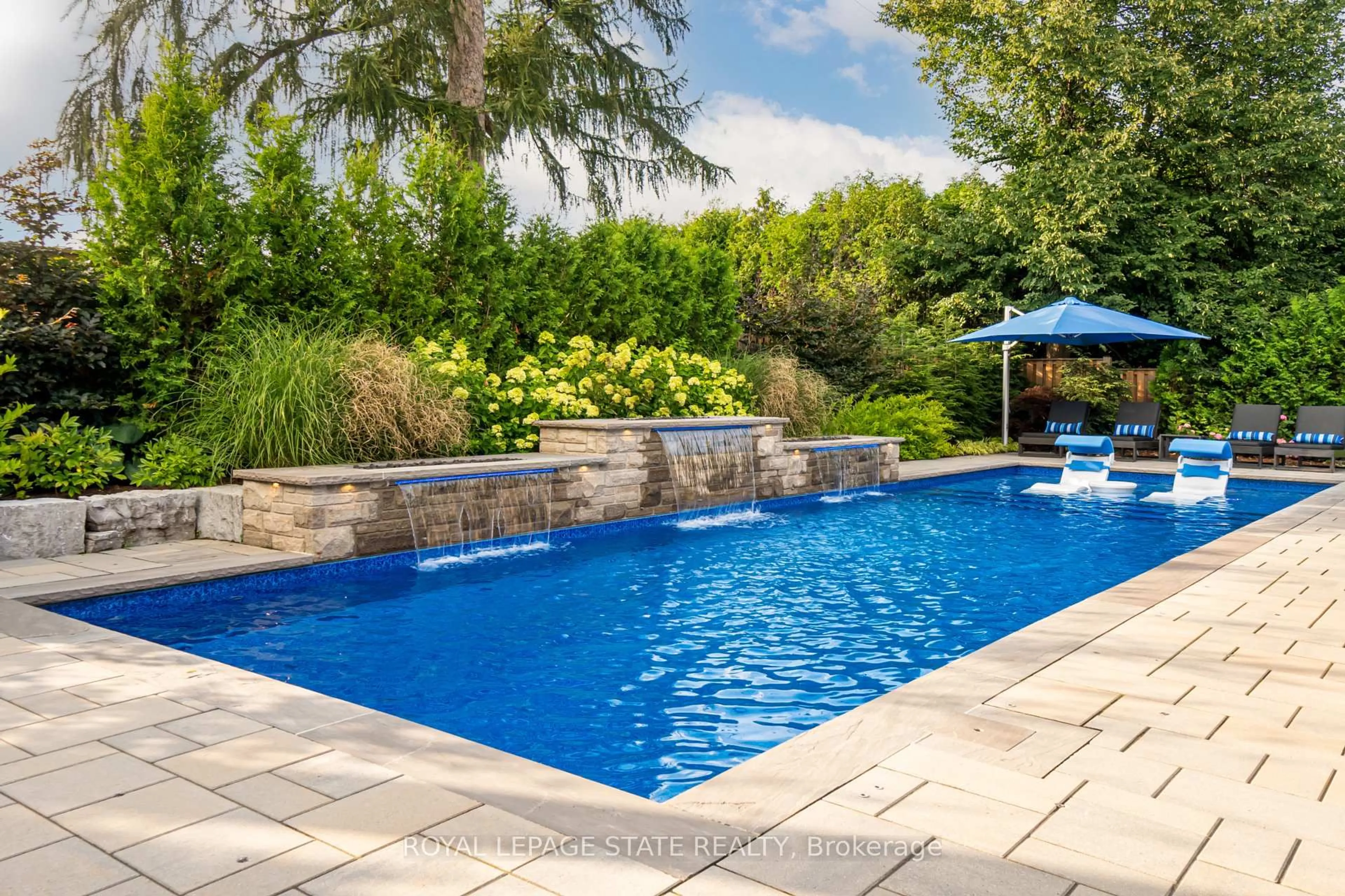 Pool for 100 Seneca Dr, Hamilton Ontario L9G 3B8