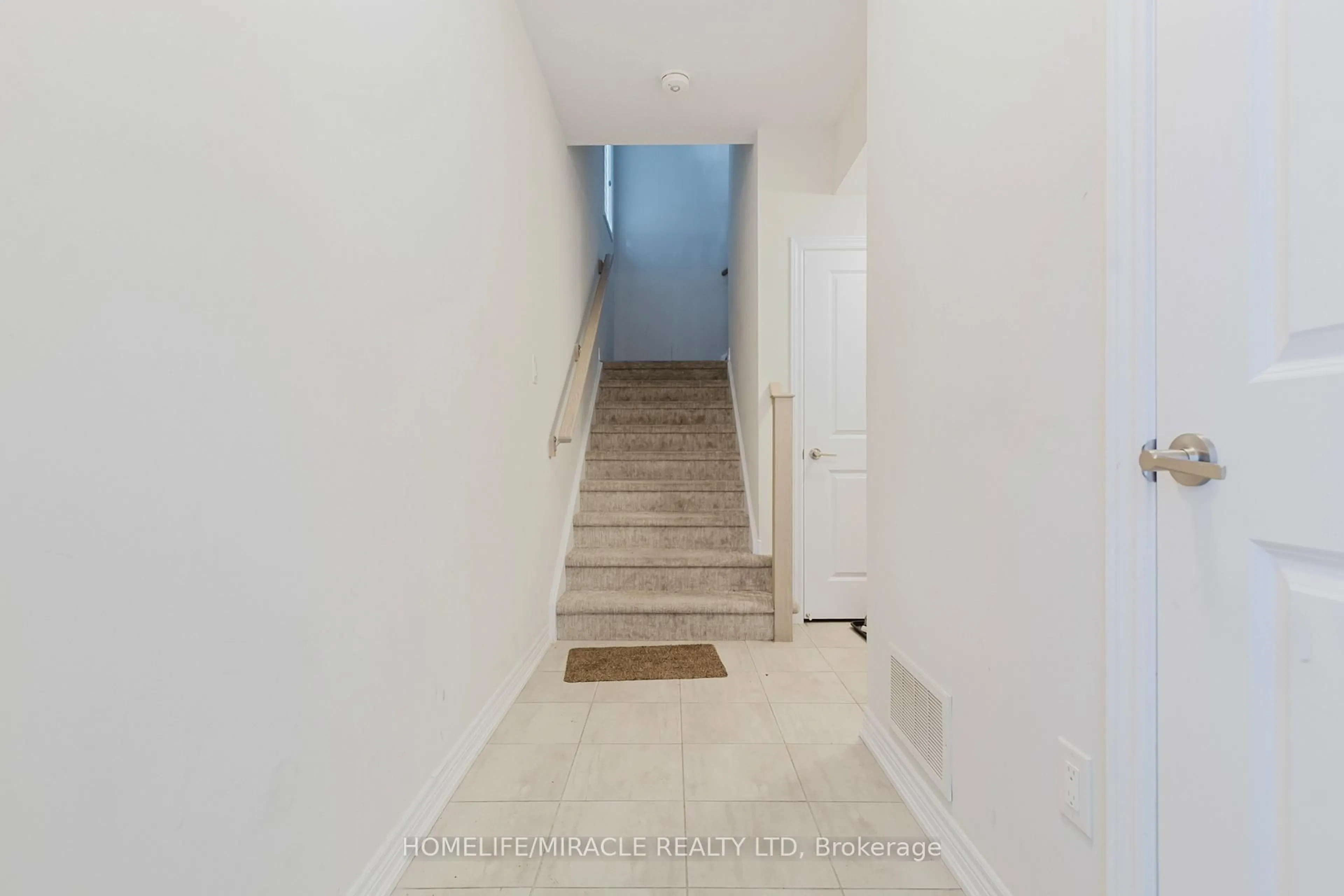 Stairs for 10 Birmingham Dr #92, Cambridge Ontario N1R 0C6