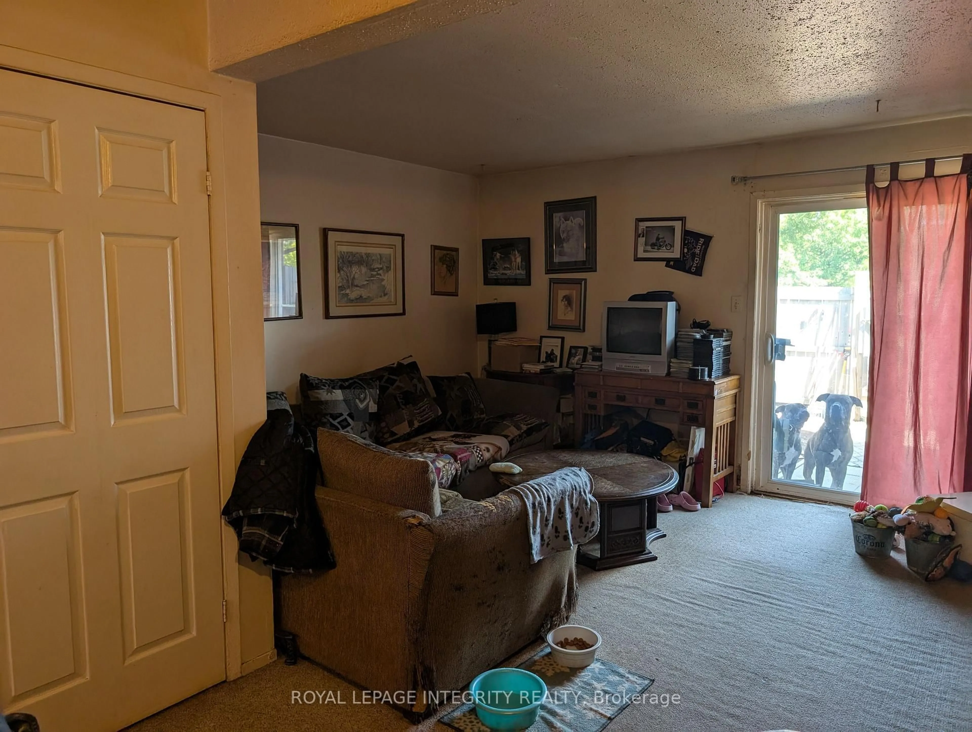 A pic of a room for 1767 Dondale St #58, Ottawa Ontario K1B 5H7