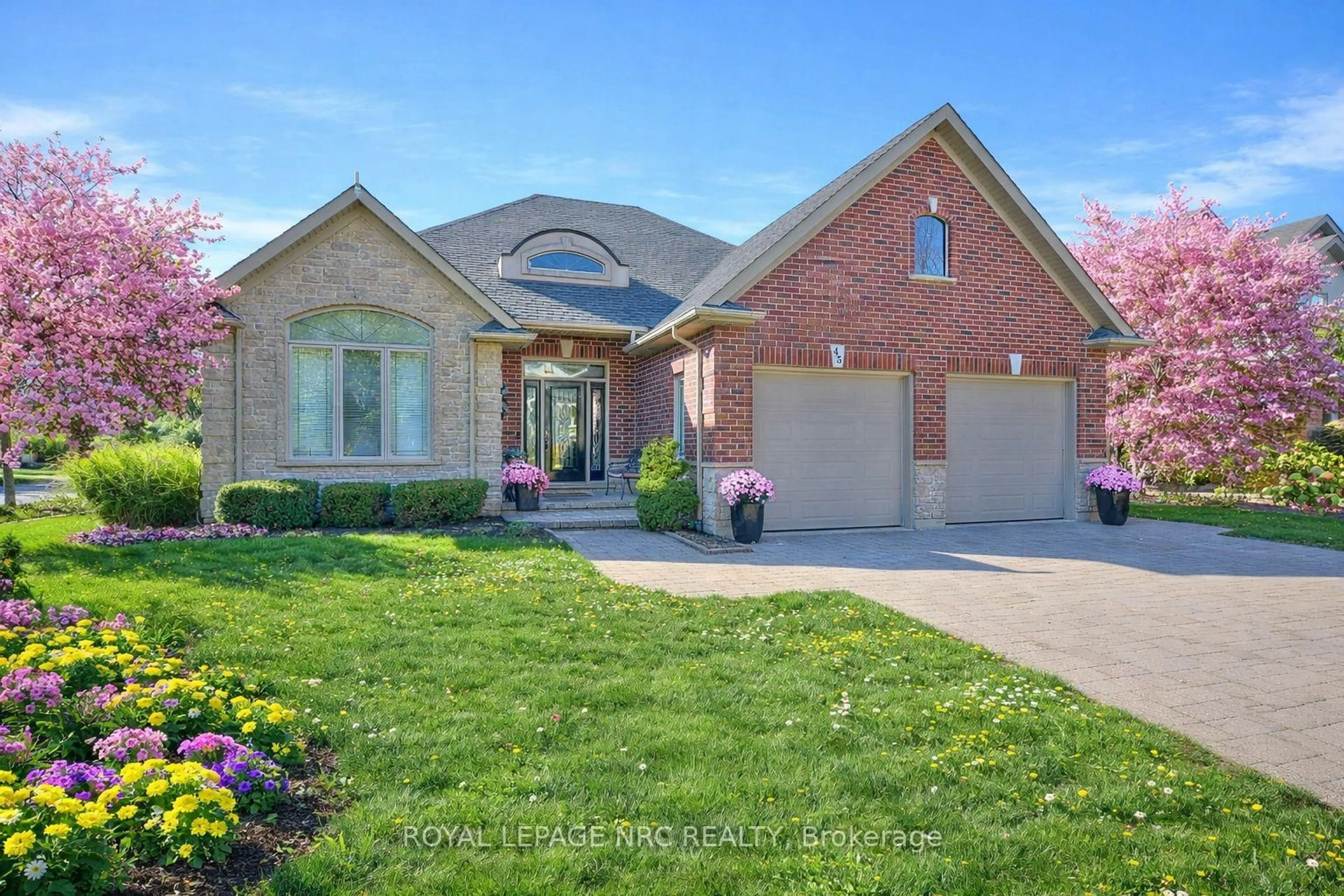 Home with brick exterior material, street for 45 Timber Creek Cres, Pelham Ontario L3E 0P3