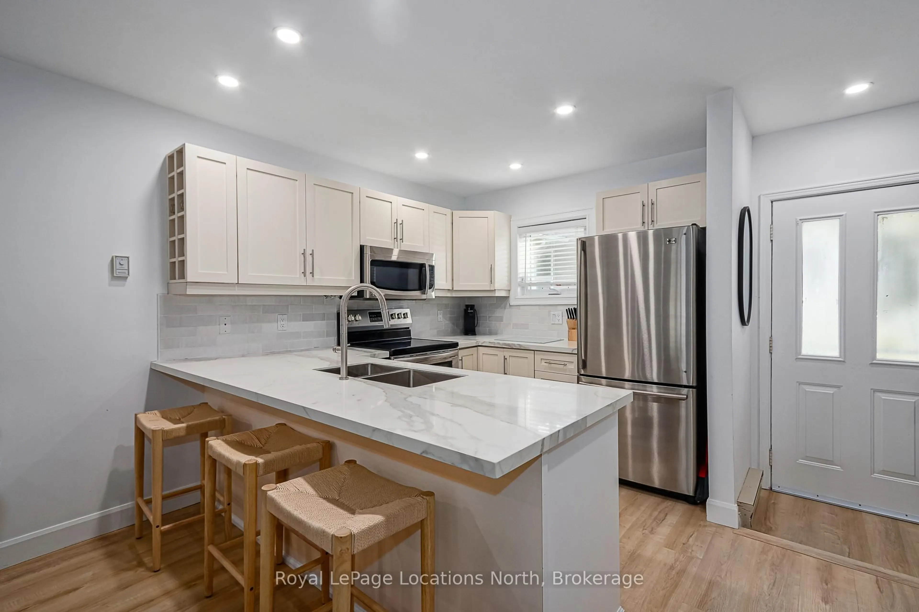 Open concept kitchen, unknown for 100 Alice St #69, Blue Mountains Ontario N0H 2P0