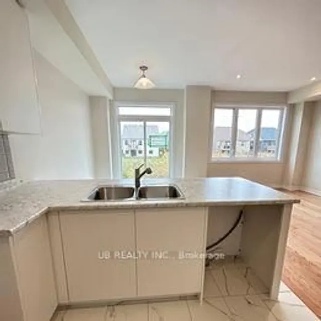381 Vanilla Tr, Thorold 5