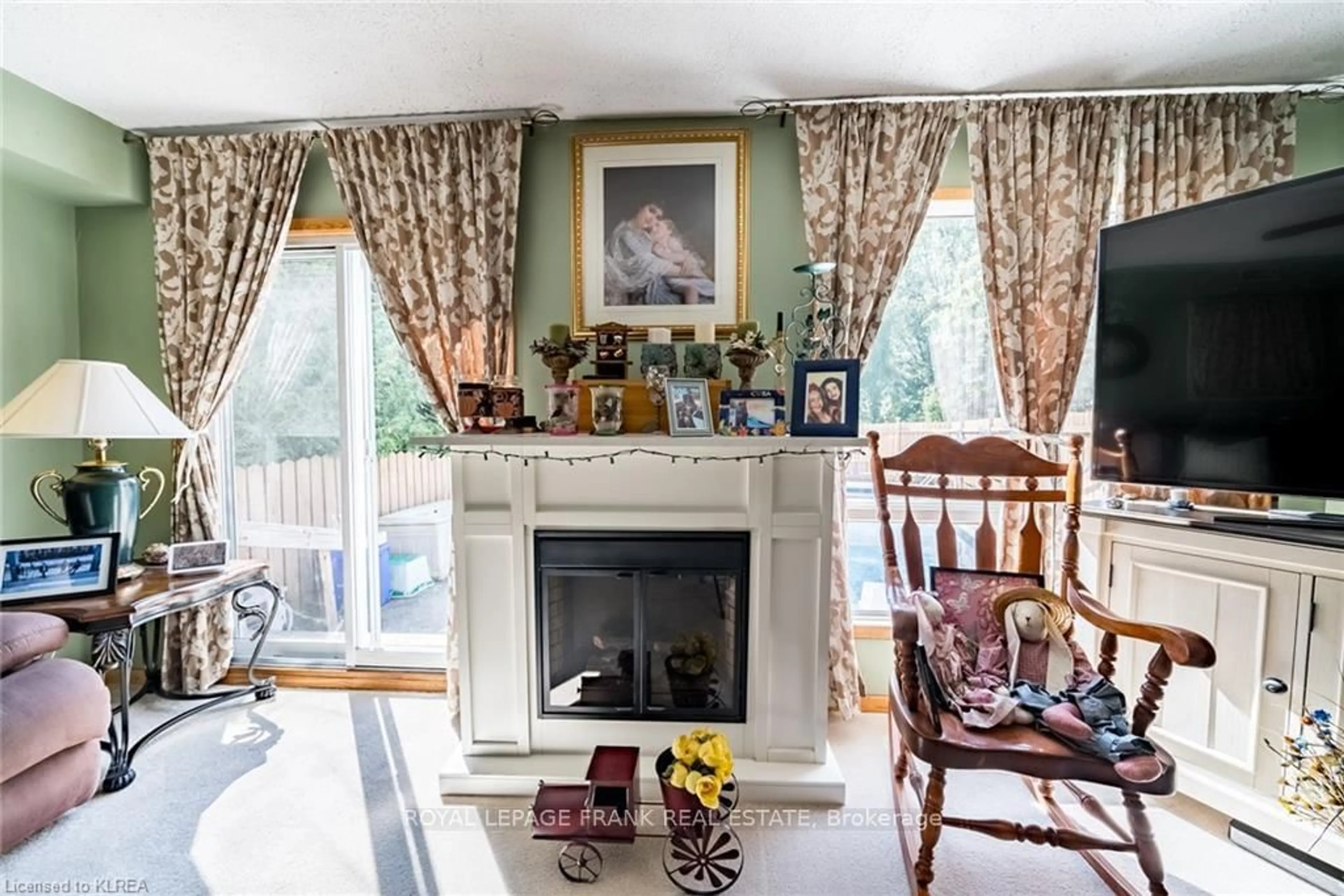 Living room with furniture, unknown for 37 Sussex St, Kawartha Lakes Ontario K9V 4H6