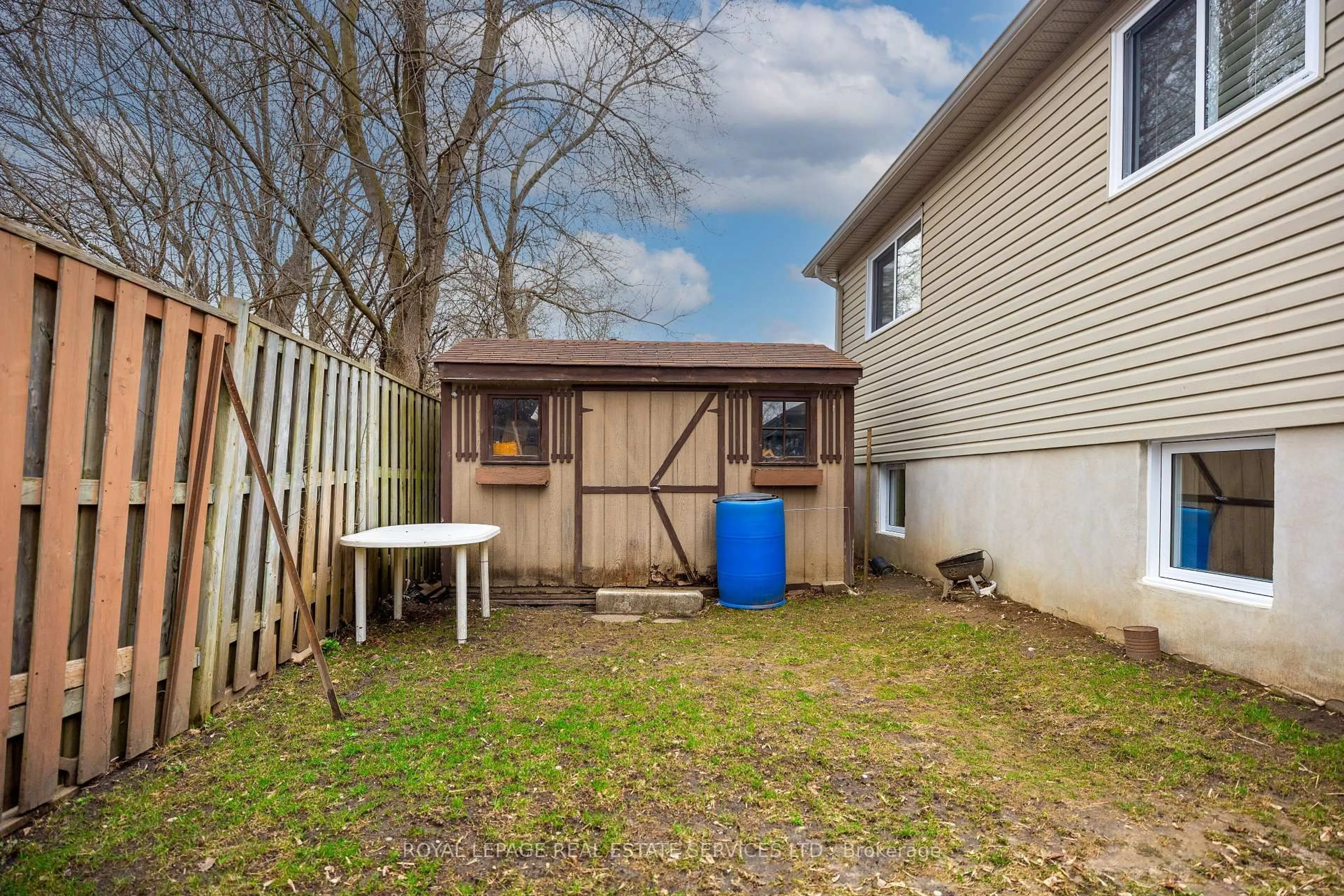 Patio, street for 289 Hungerford St, London East Ontario N5W 6E3