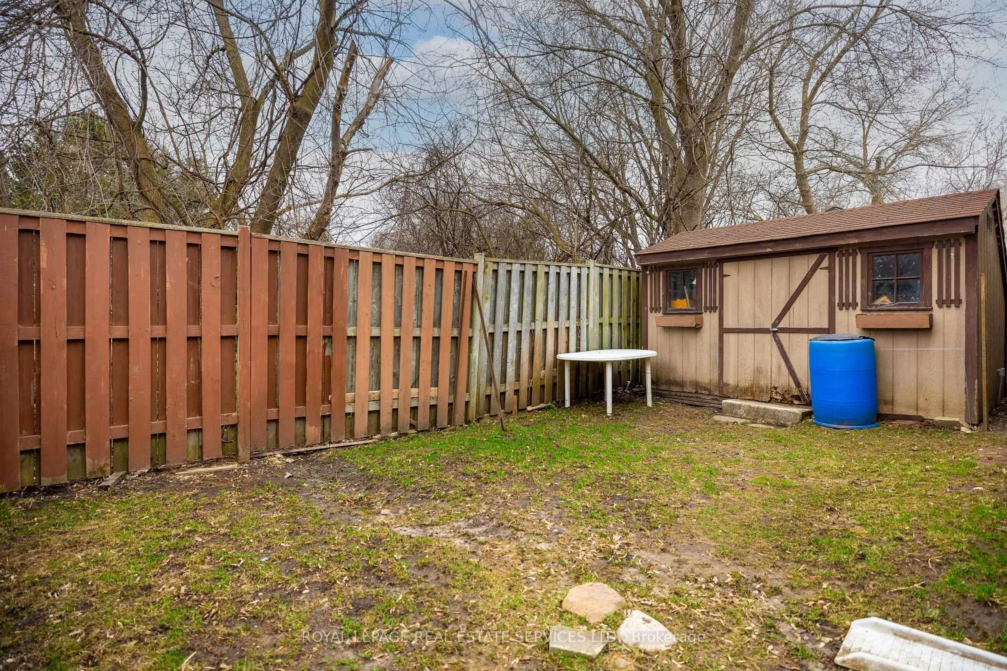 Patio, unknown for 289 Hungerford St, London East Ontario N5W 6E3