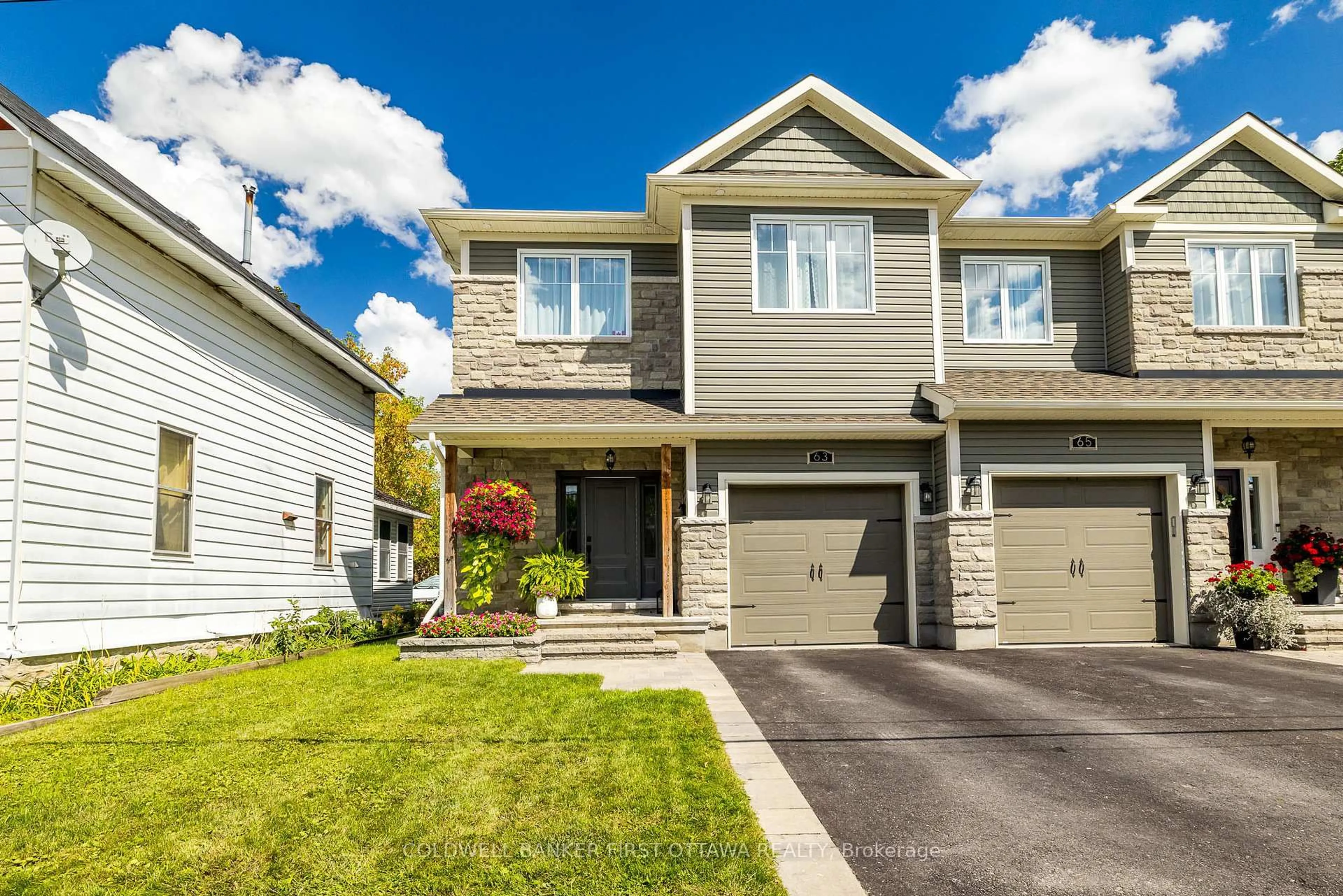 Home with vinyl exterior material, street for 63 NAPOLEON St, Carleton Place Ontario K7C 2X4