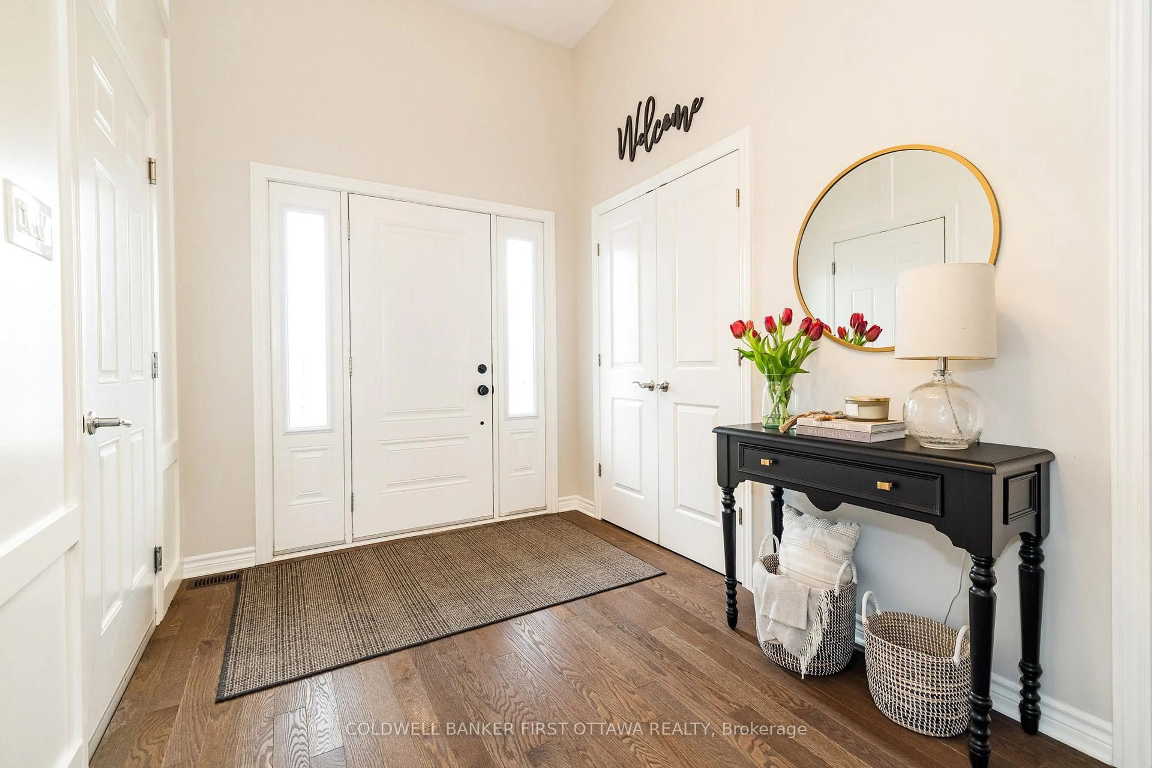 Indoor entryway for 63 NAPOLEON St, Carleton Place Ontario K7C 2X4