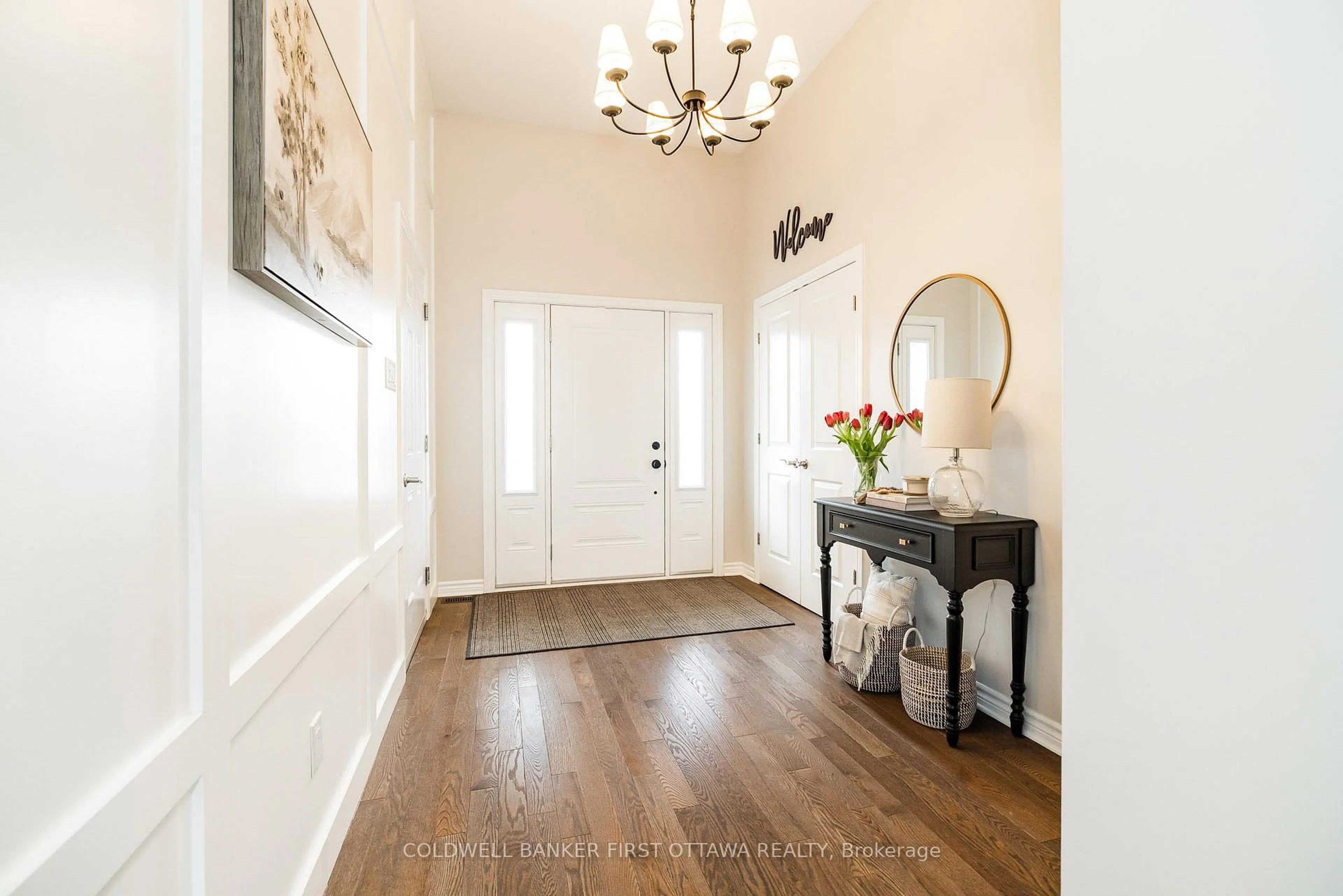 Indoor entryway for 63 NAPOLEON St, Carleton Place Ontario K7C 2X4