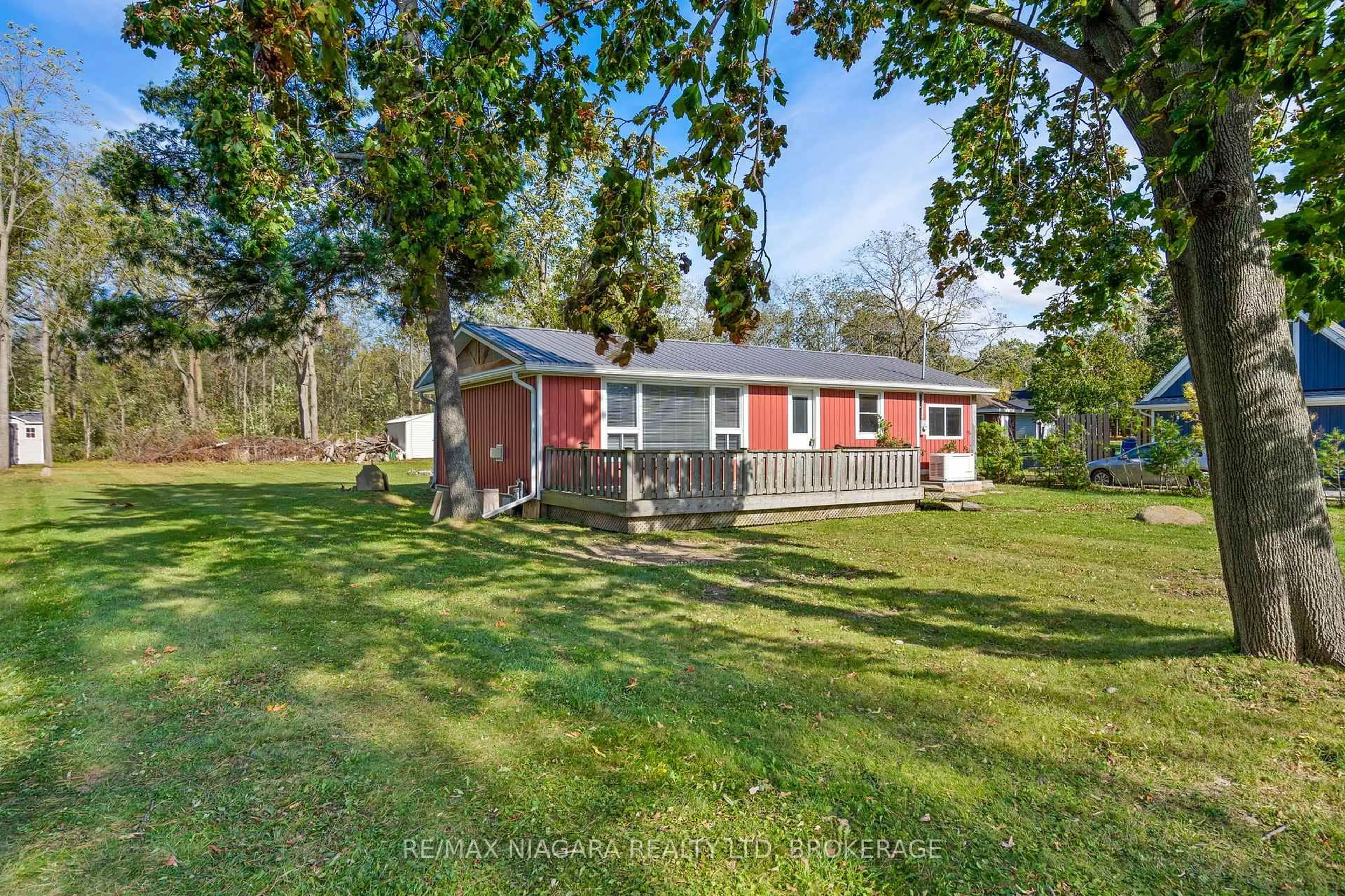 A pic from outside/outdoor area/front of a property/back of a property/a pic from drone, unknown for 11496 Cook Lane, Wainfleet Ontario L3K 5V4