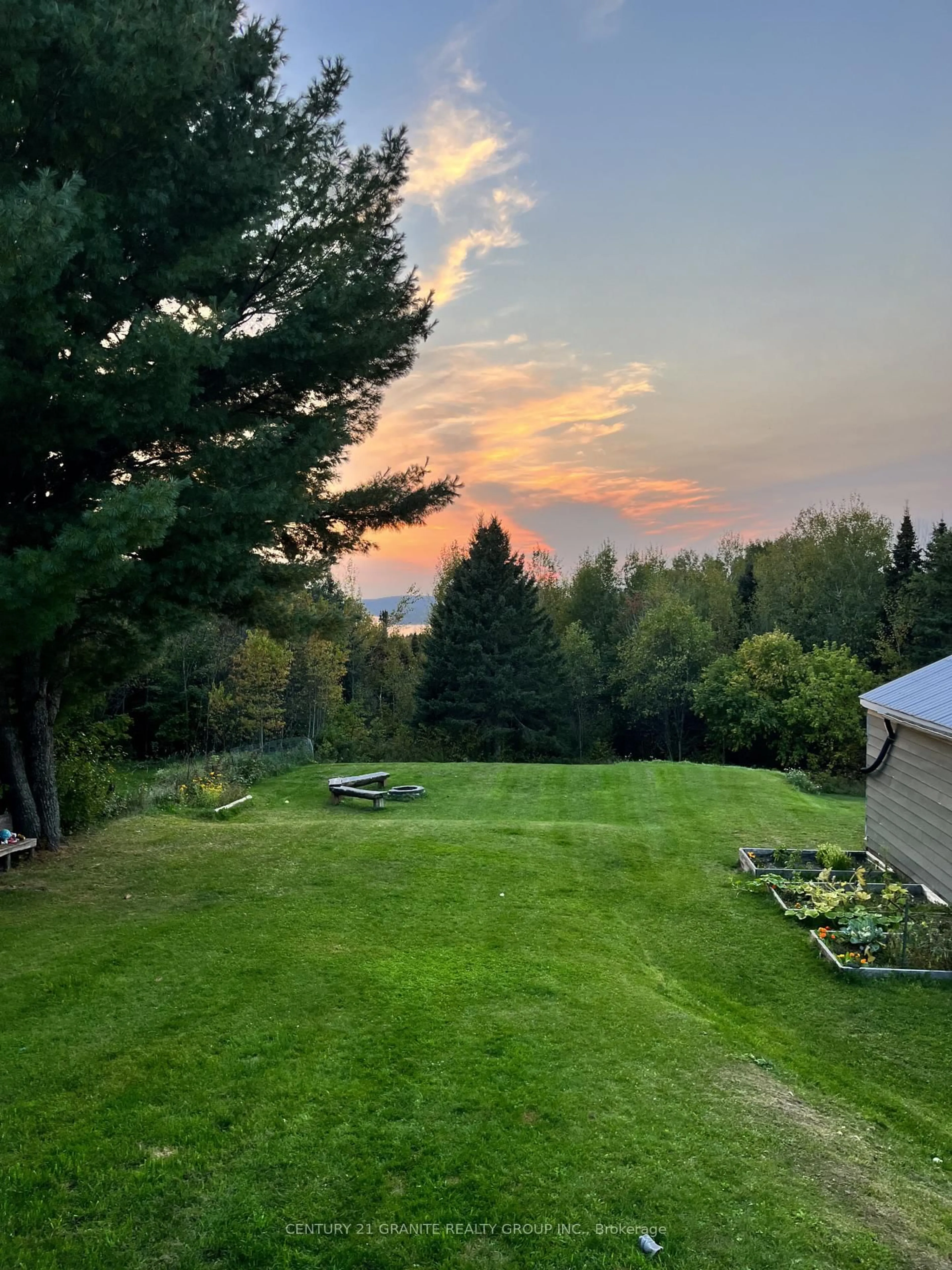 A pic from outside/outdoor area/front of a property/back of a property/a pic from drone, mountain view for 80 Paradise Rd, South Algonquin Ontario K0J 2M0