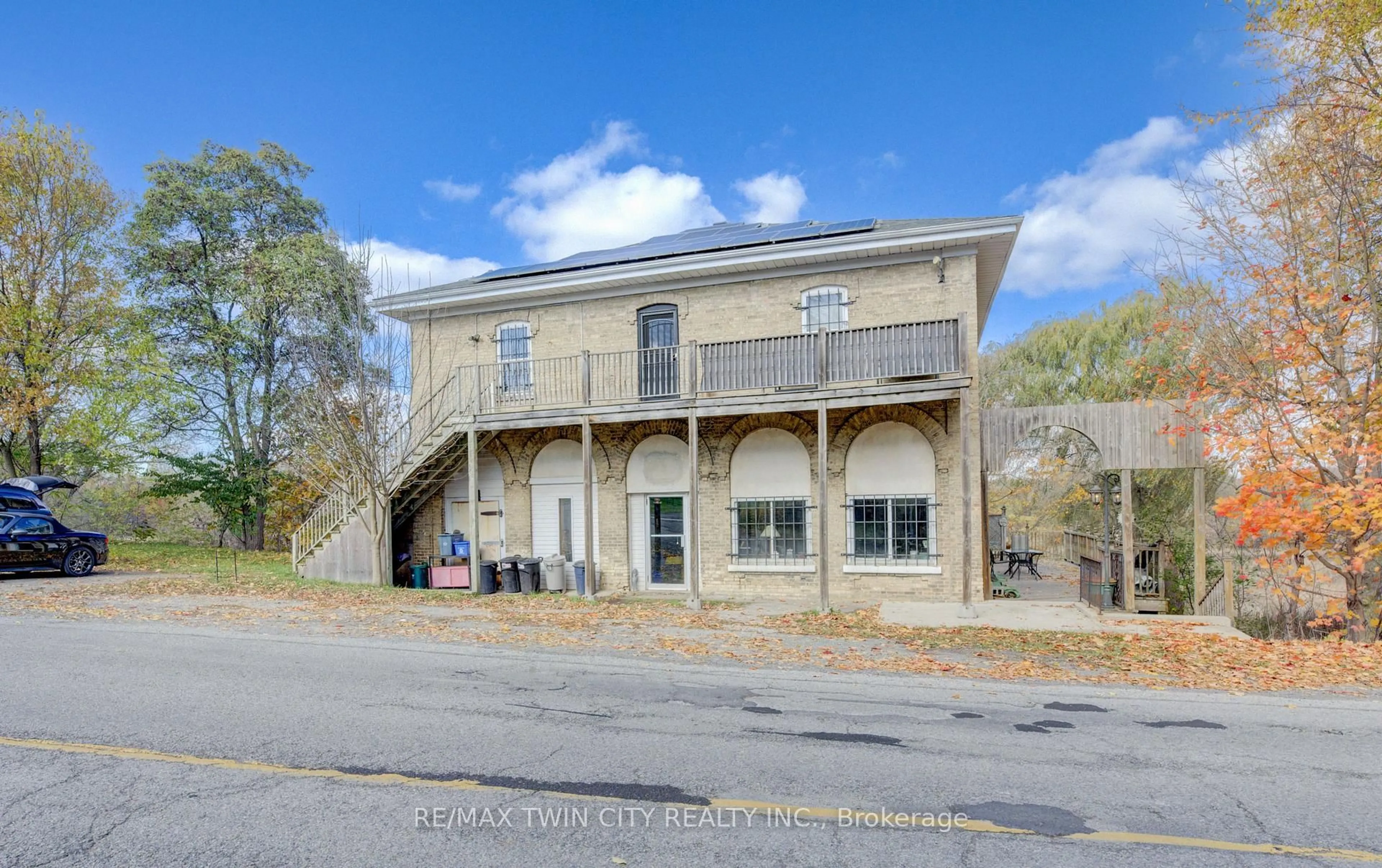 A pic from outside/outdoor area/front of a property/back of a property/a pic from drone, building for 3506 Huron Rd, Wilmot Ontario N3A 3C4