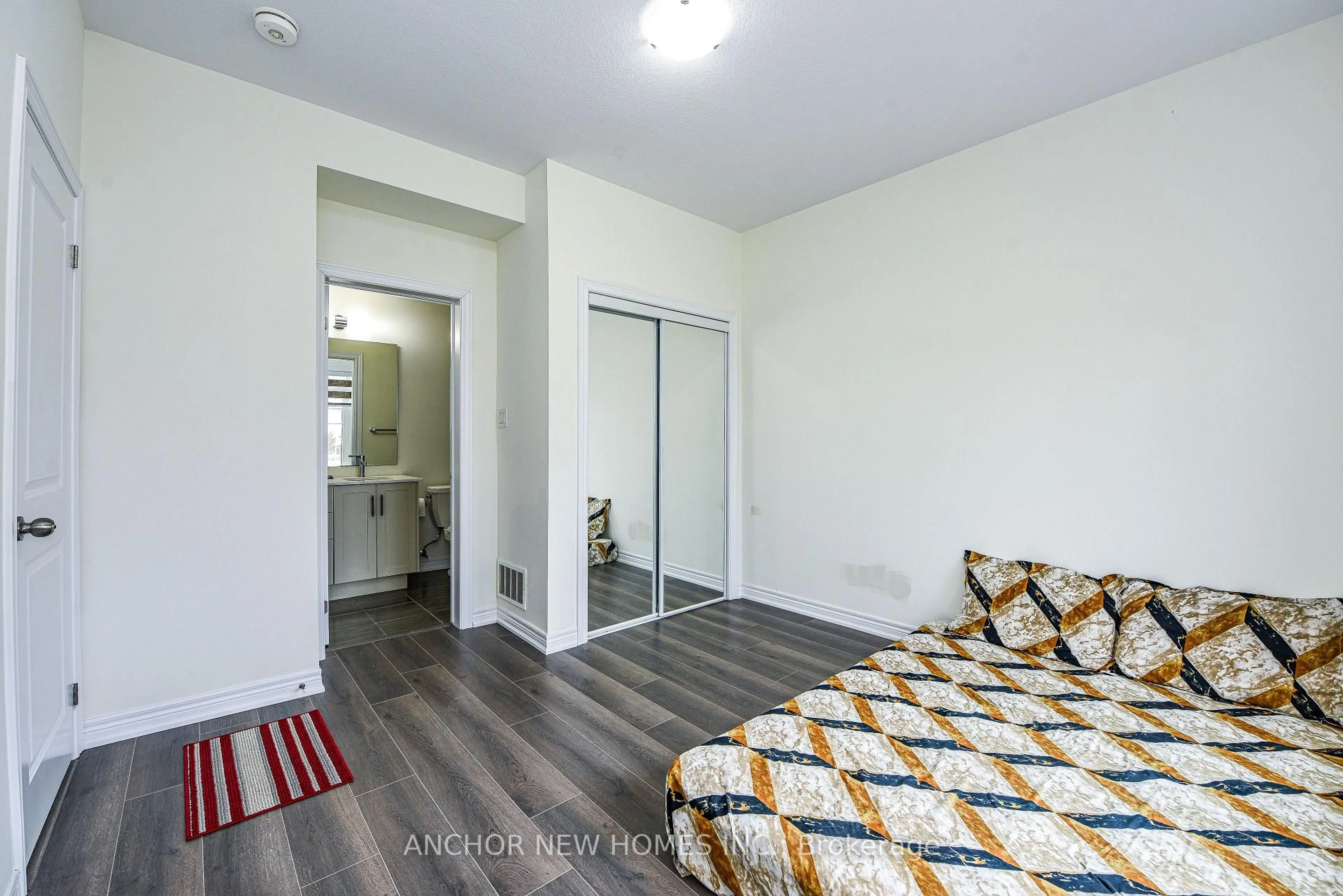 A pic of a room for 10 Birmingham Dr #23, Cambridge Ontario N1R 0C6