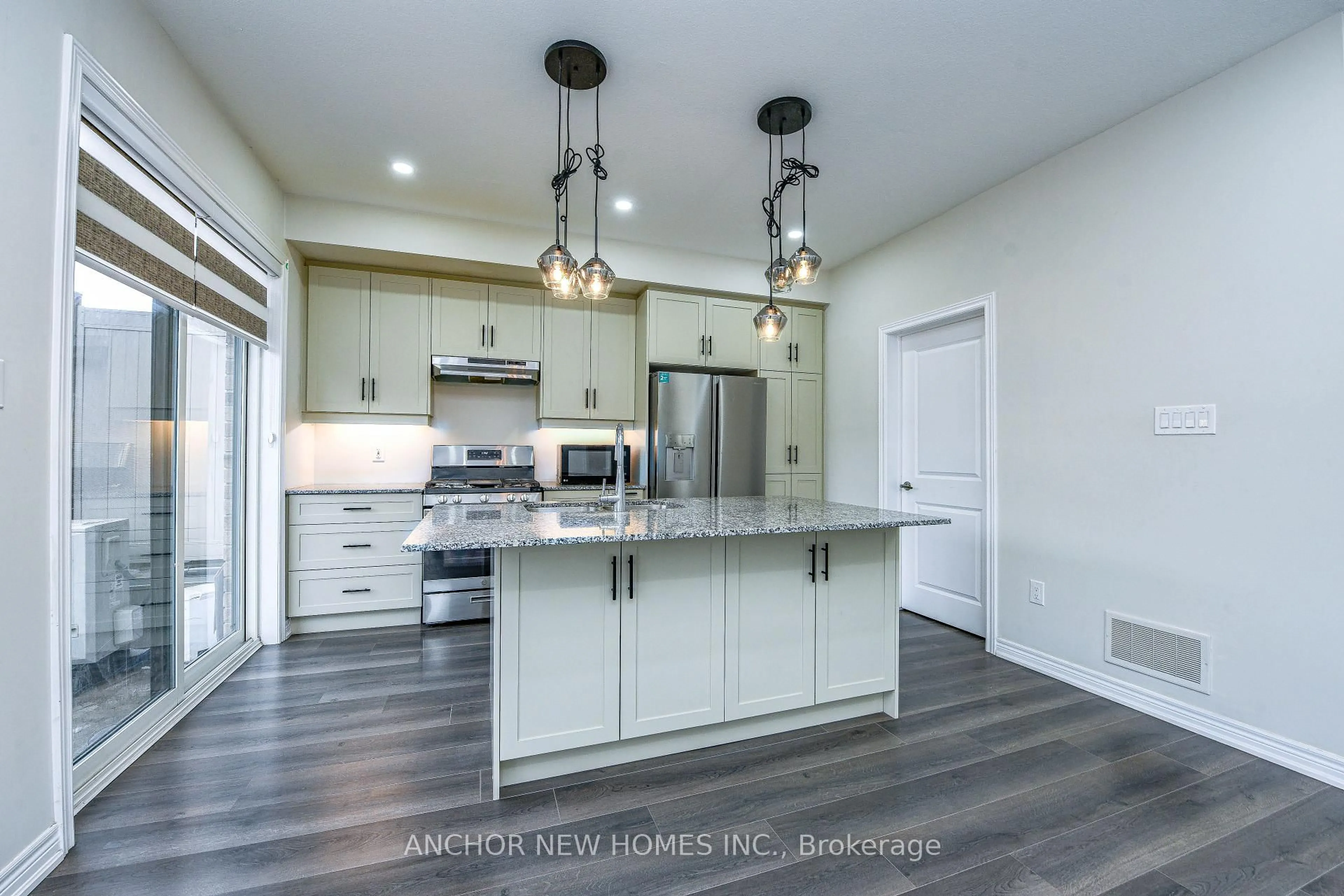 Open concept kitchen, unknown for 10 Birmingham Dr #23, Cambridge Ontario N1R 0C6