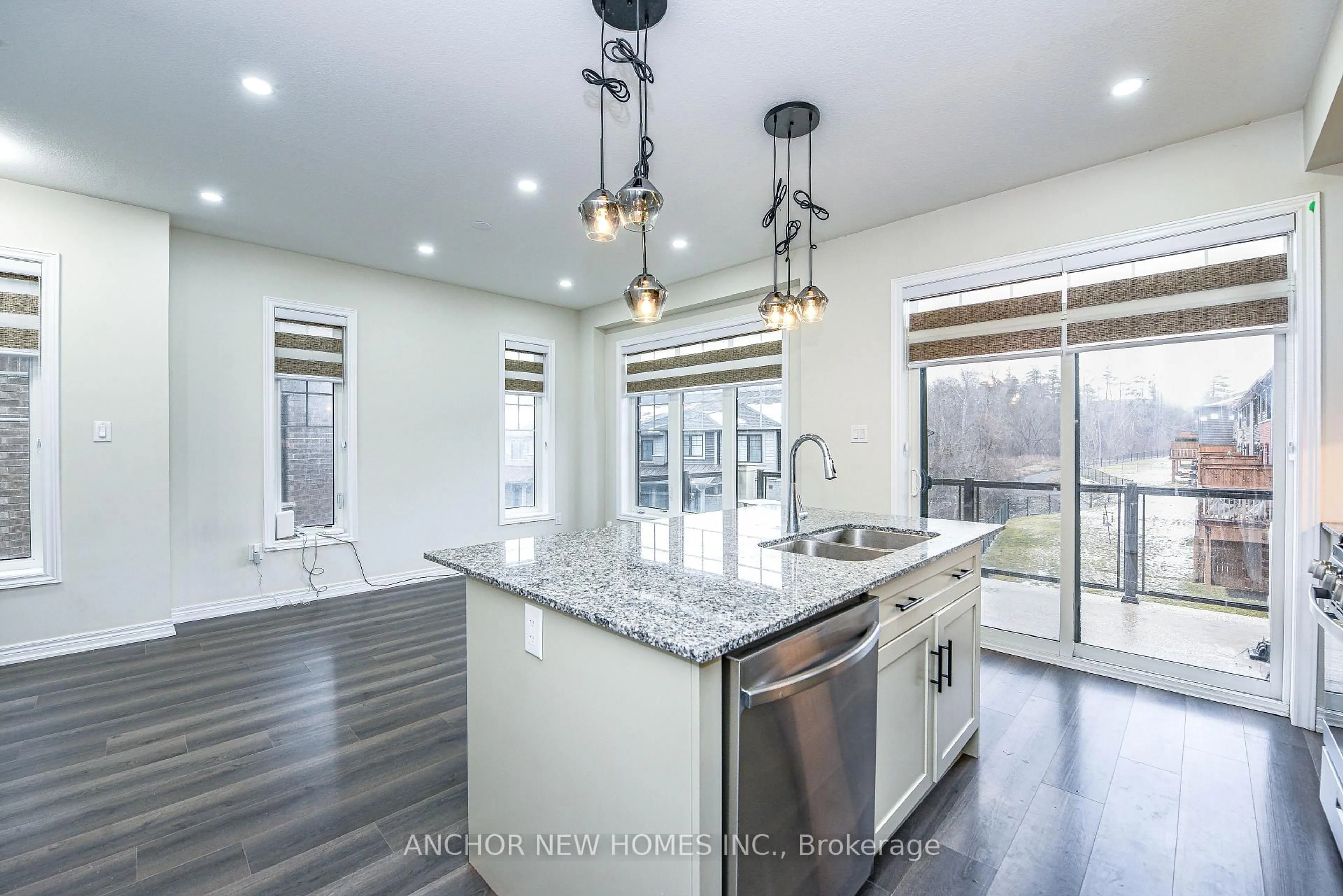 Open concept kitchen, ceramic/tile floor for 10 Birmingham Dr #23, Cambridge Ontario N1R 0C6