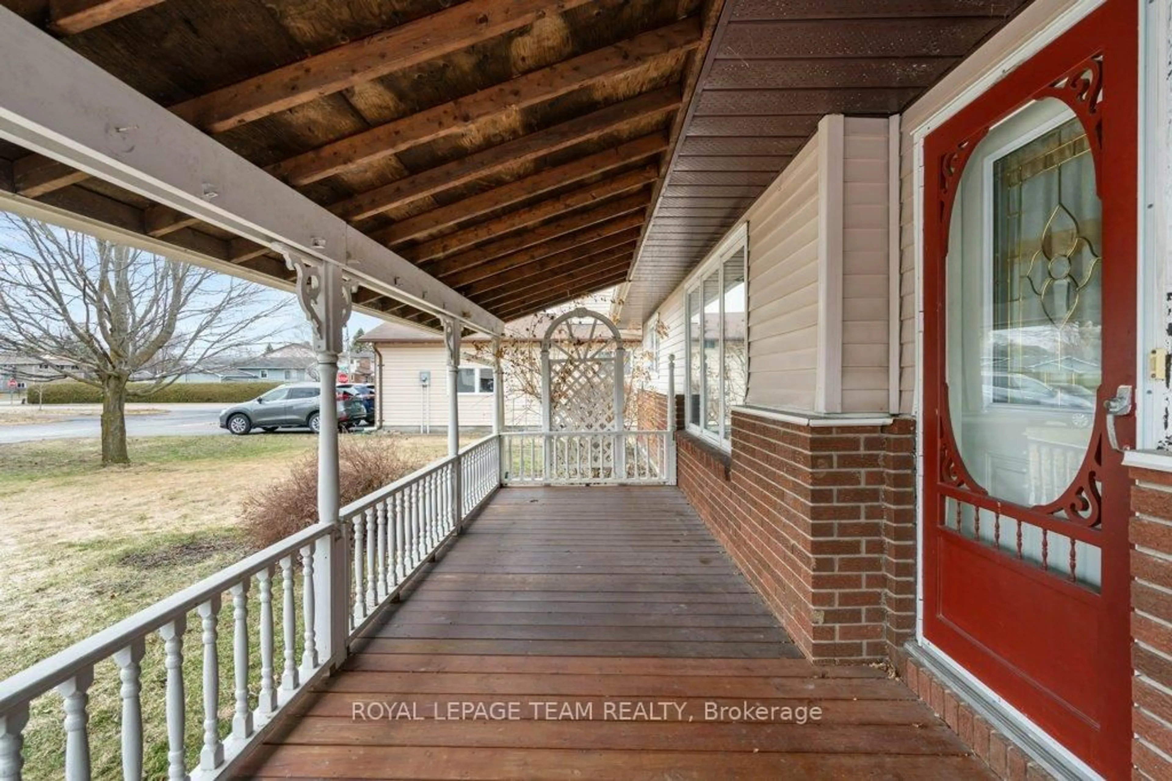 Indoor entryway for 504 Quart Crt, North Dundas Ontario K0C 2K0
