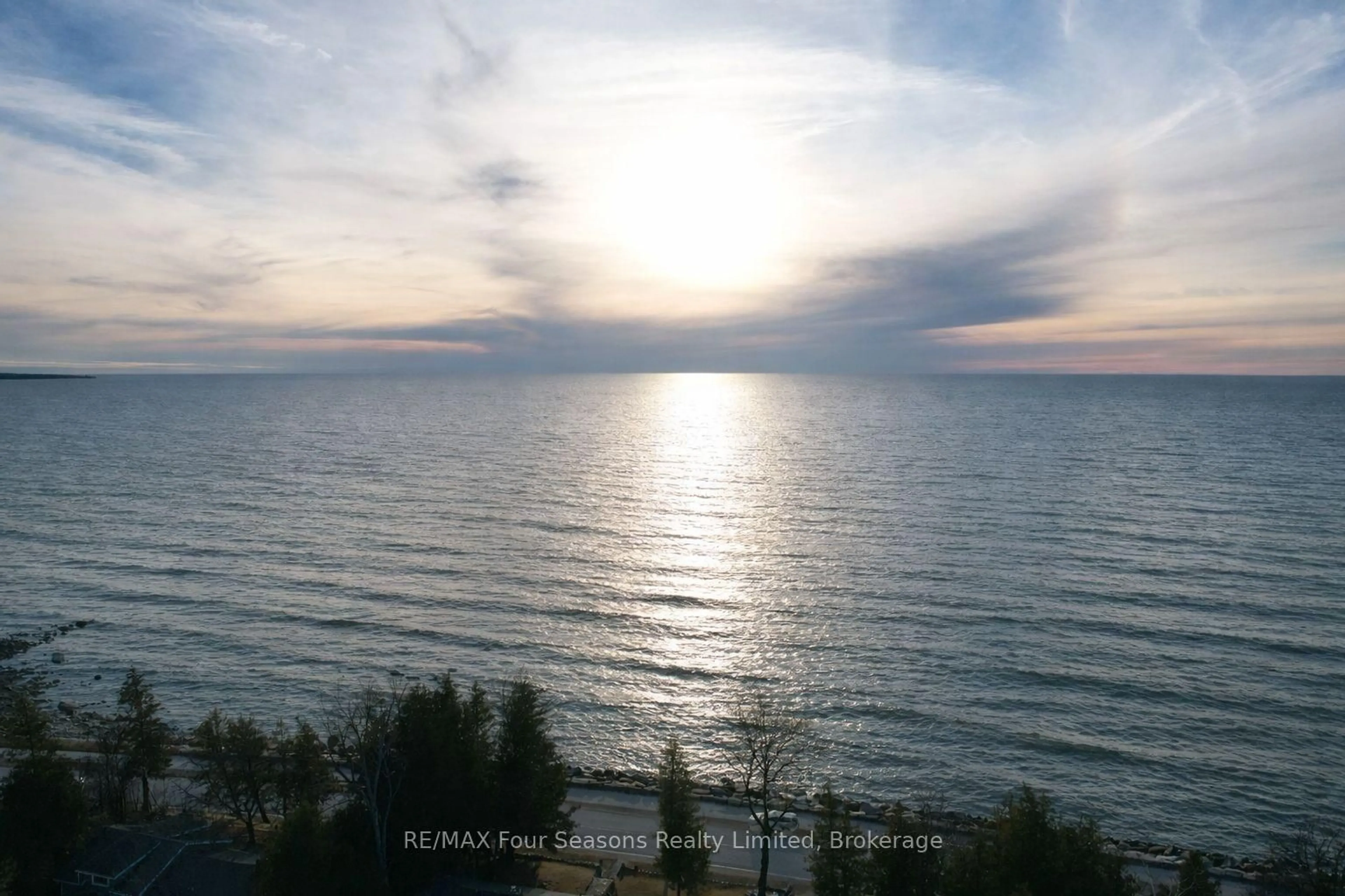 Blurry image for 26 Fenton Dr, Saugeen Shores Ontario N0H 2C6