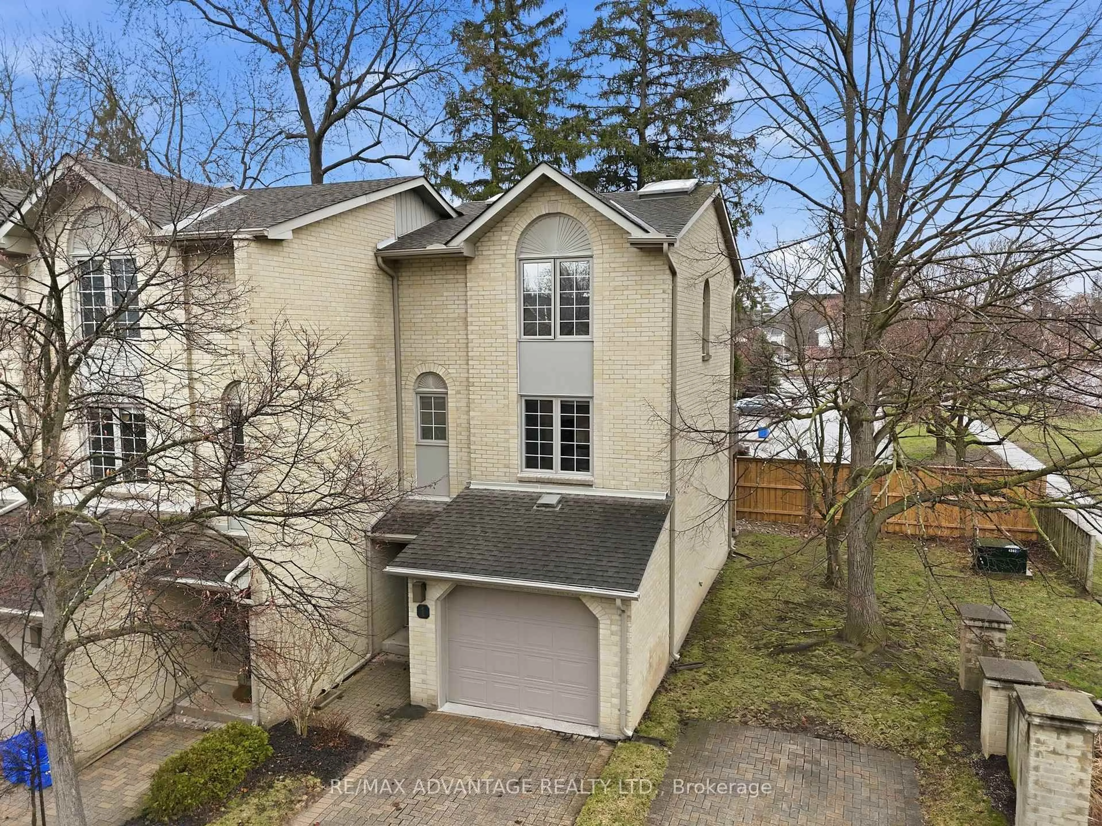 A pic from outside/outdoor area/front of a property/back of a property/a pic from drone, street for 1399 COMMISSIONERS Rd #1, London South Ontario N6K 4G9