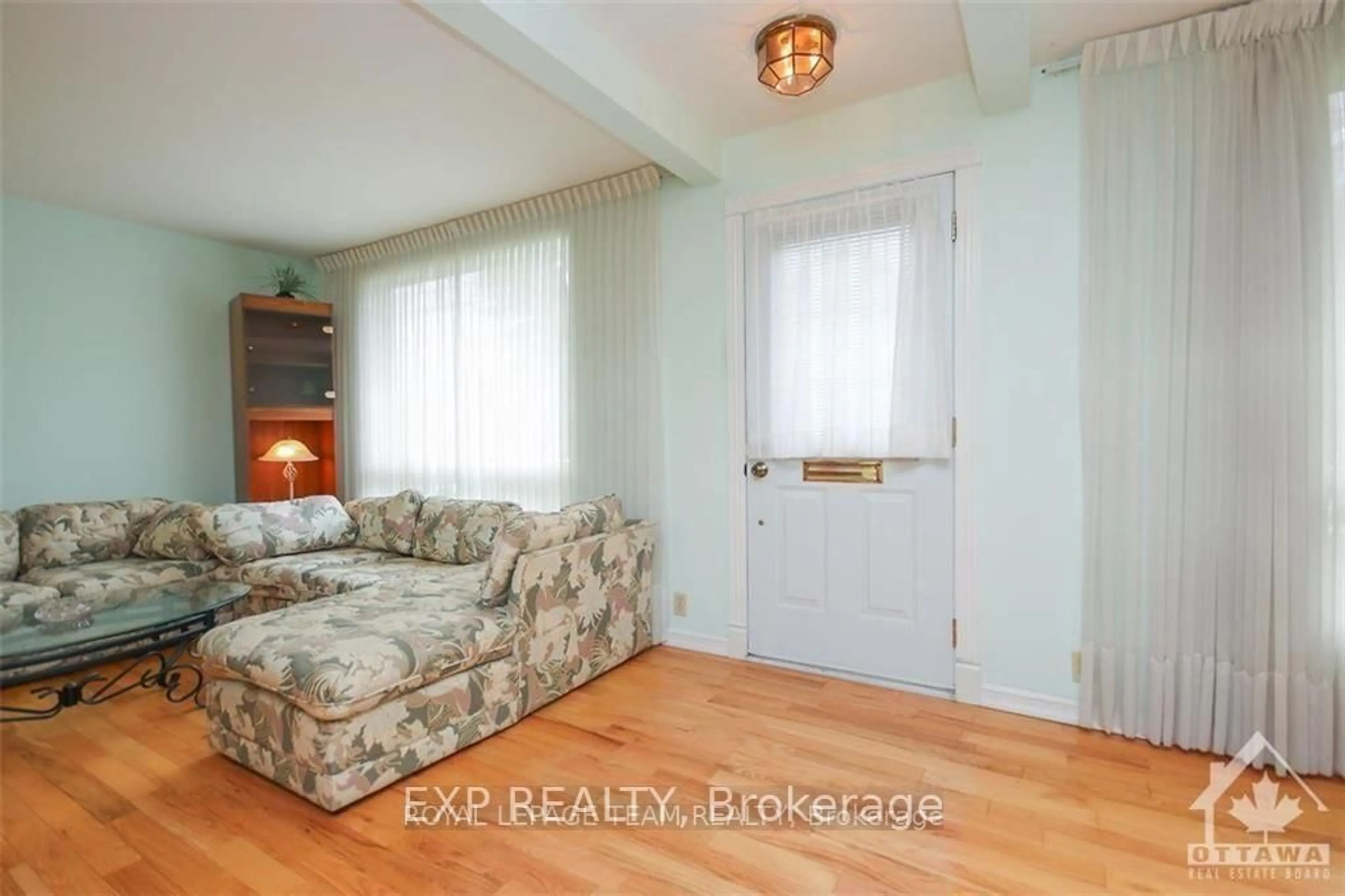 A pic of a room for 104 Presland Rd, Ottawa Ontario K1K 2C3