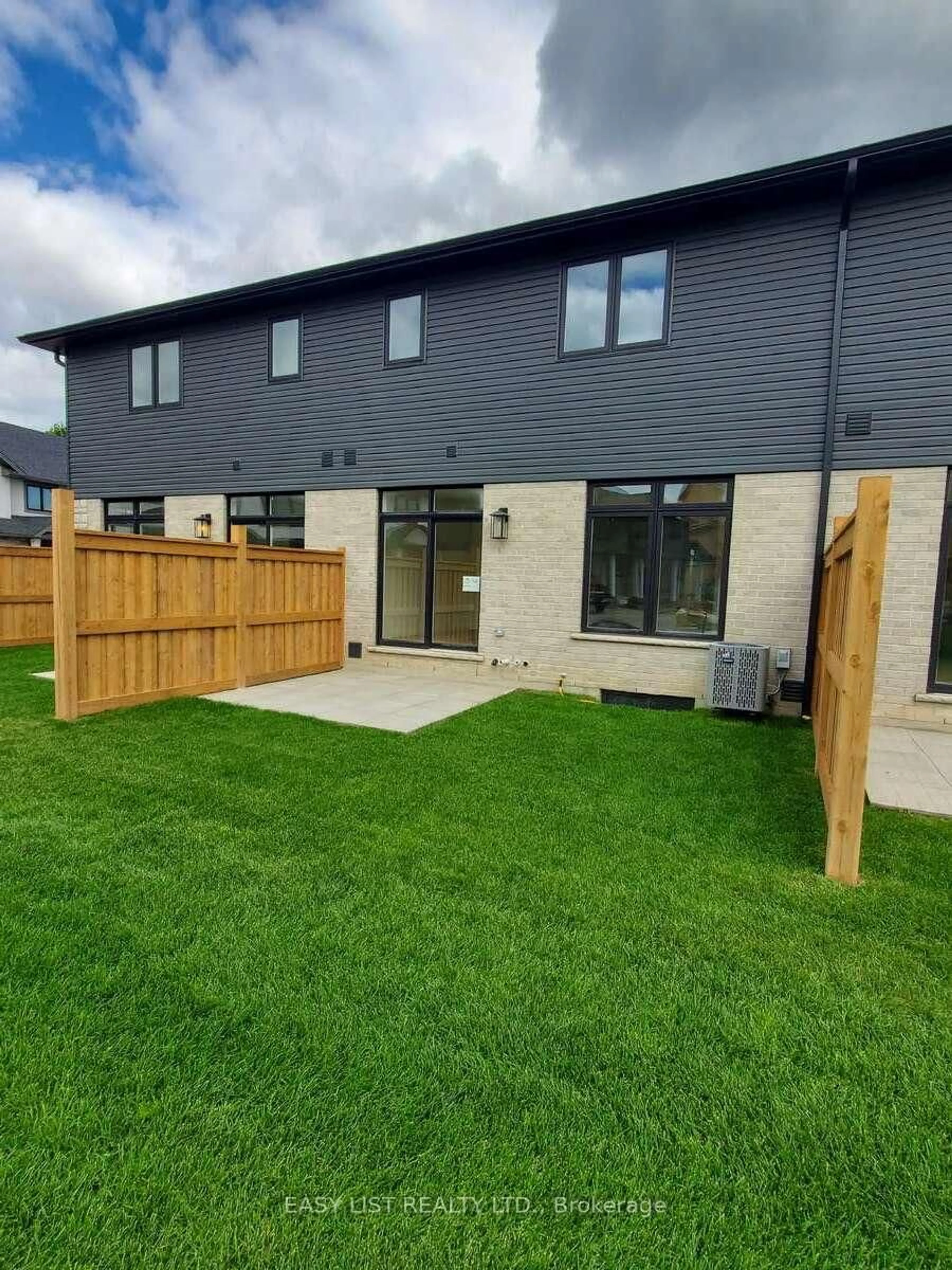 A pic from outside/outdoor area/front of a property/back of a property/a pic from drone, street for 55 Teal Dr #47, Guelph Ontario N1C 1G4