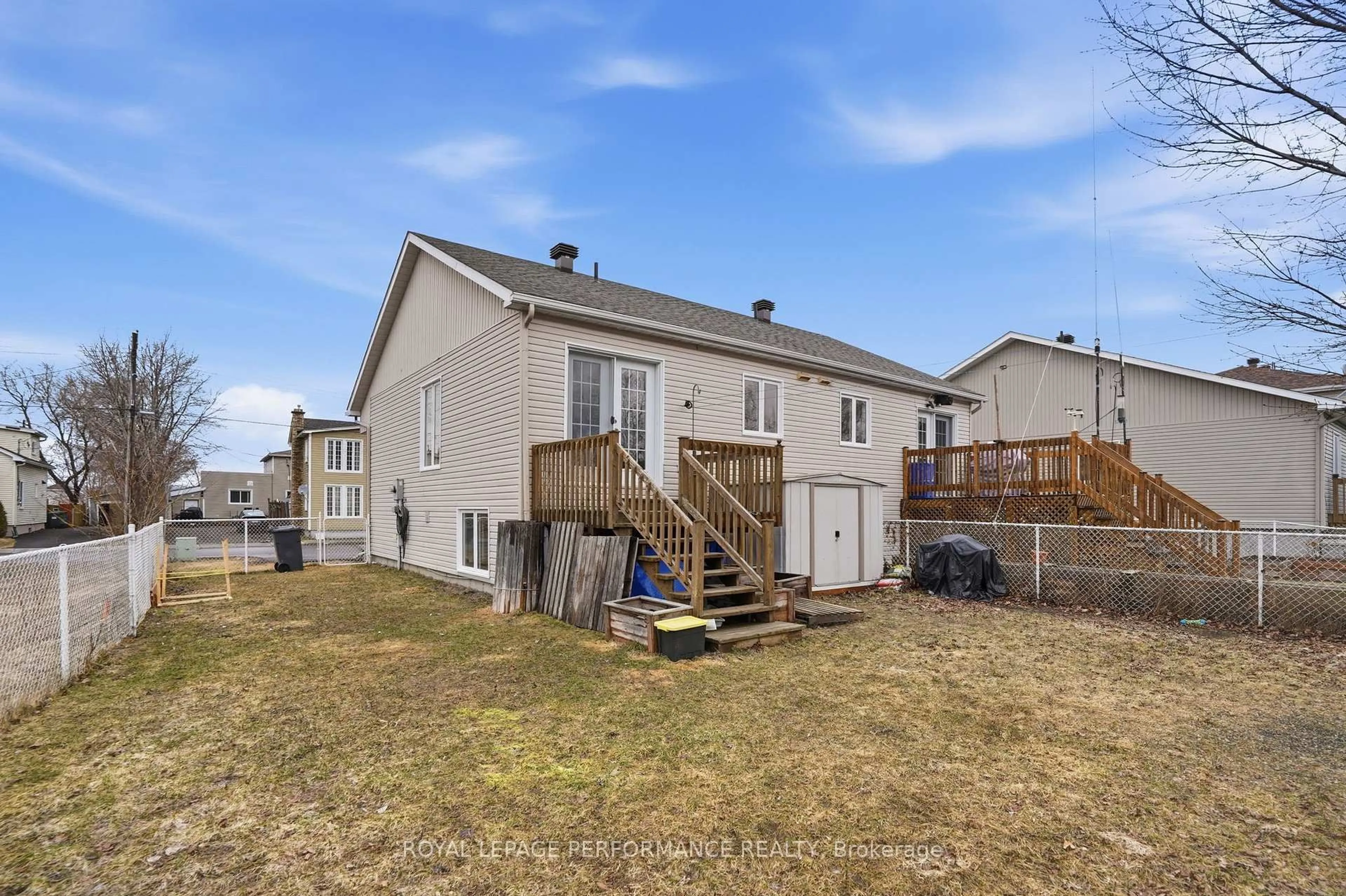 Unknown for 350 Higginson St, Hawkesbury Ontario K6A 3W7