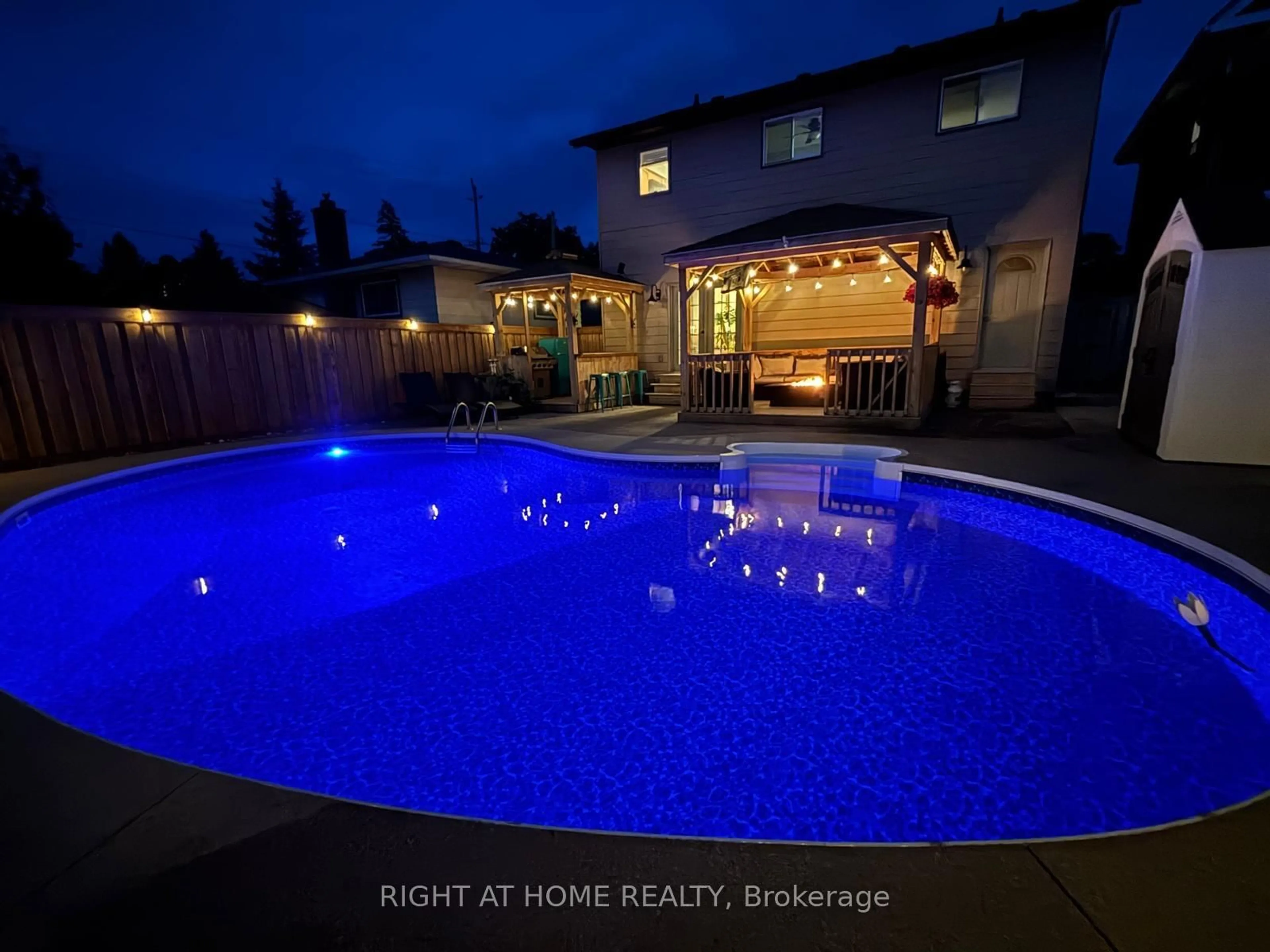 Pool for 786 8th St, Owen Sound Ontario N4K 1L9