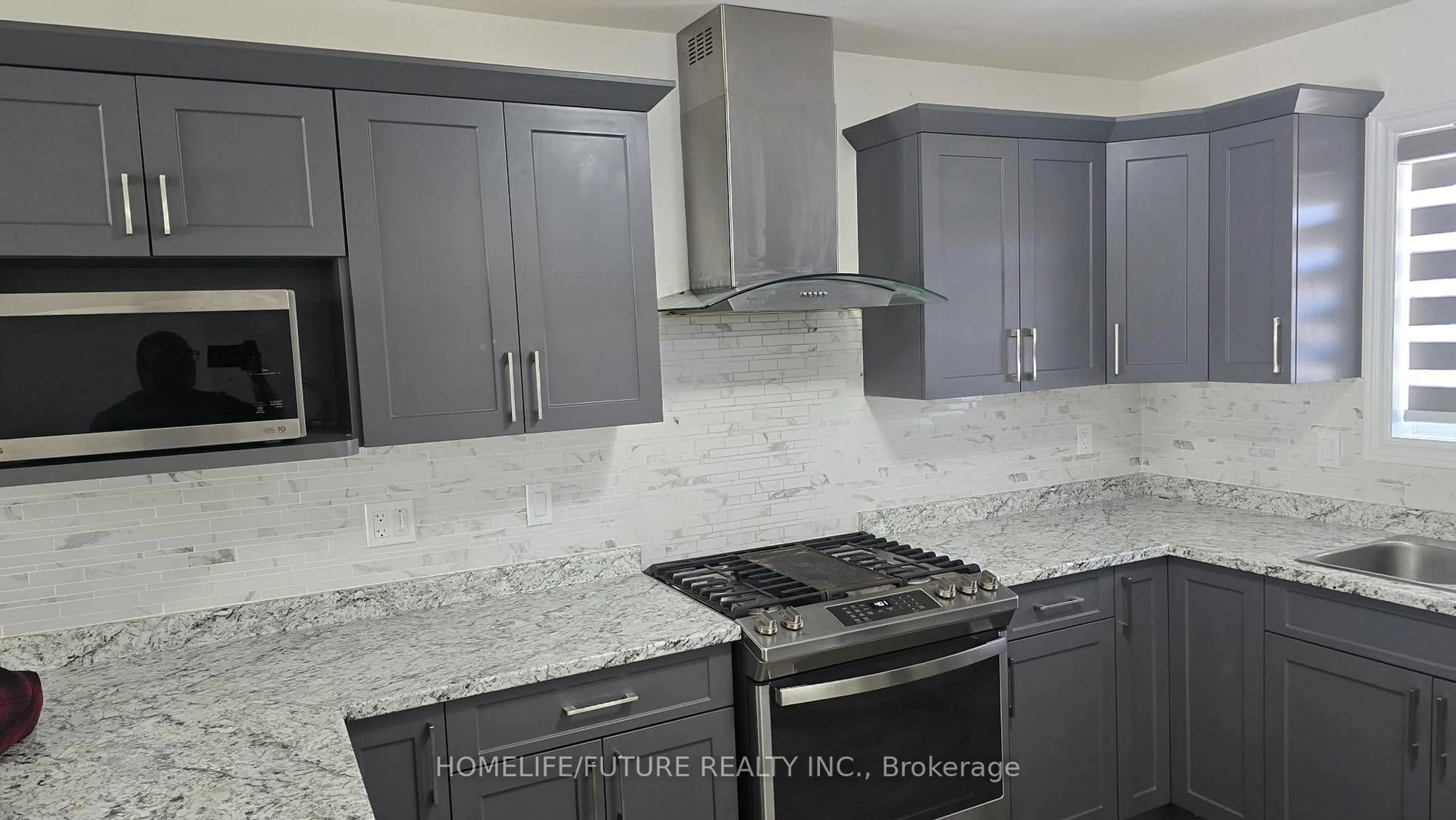 Standard kitchen, ceramic/tile floor for 4 Rabbit Rd, Brighton Ontario K0K 1H0