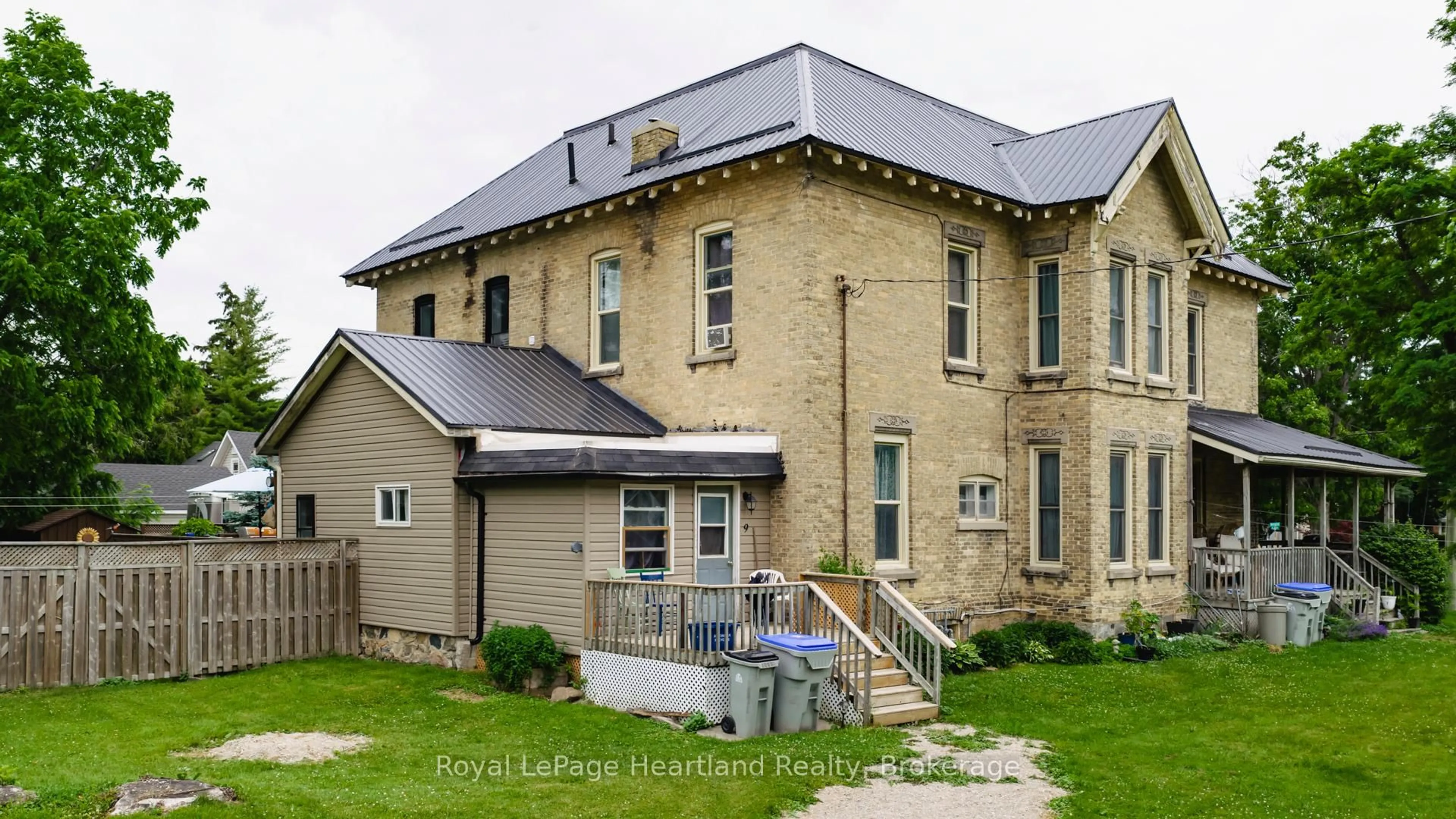 A pic from outside/outdoor area/front of a property/back of a property/a pic from drone, building for 190 Albert St, Central Huron Ontario N0M 1L0