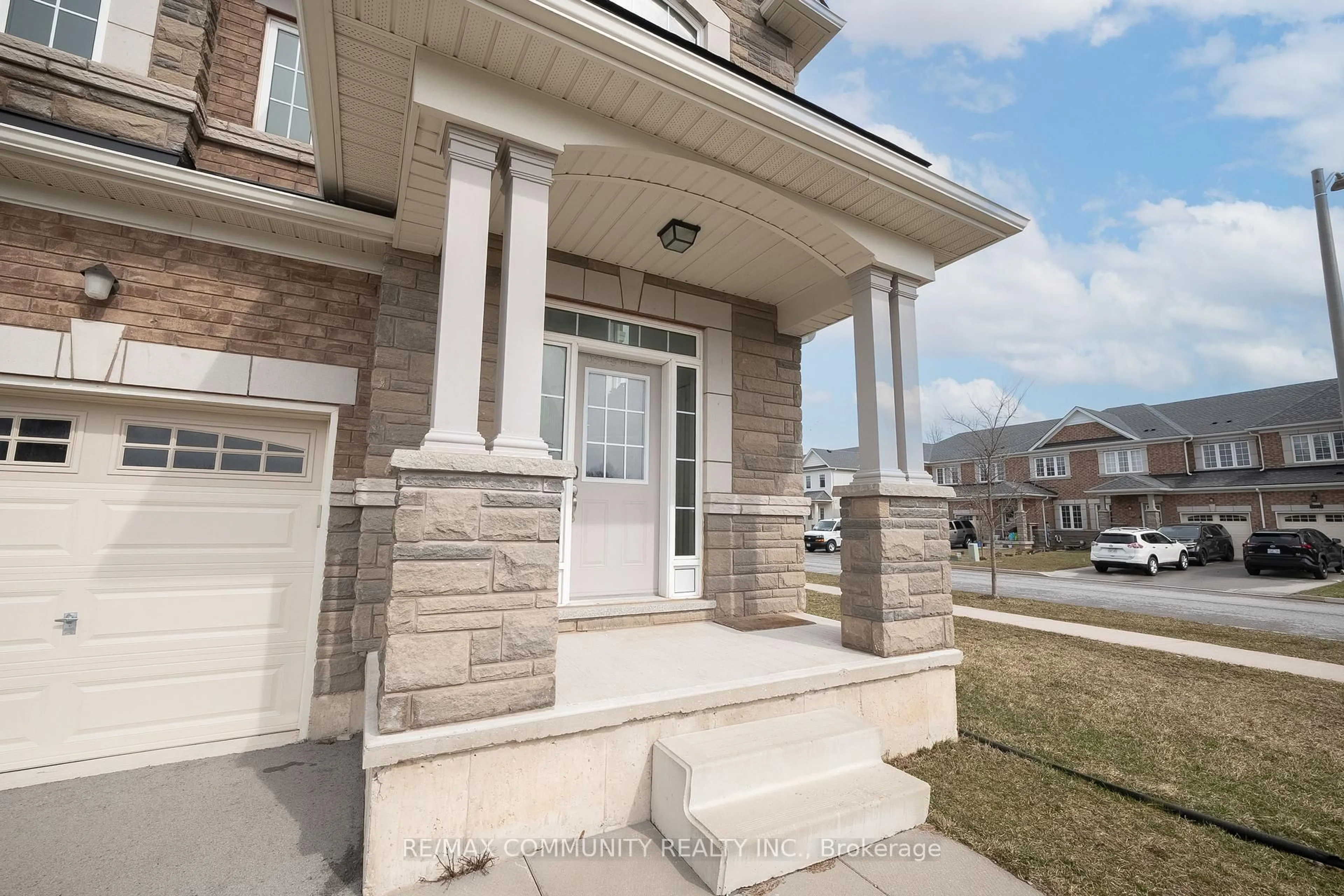 Home with brick exterior material, street for 1450 Sharon Dr, Fort Erie Ontario L2A 0C8