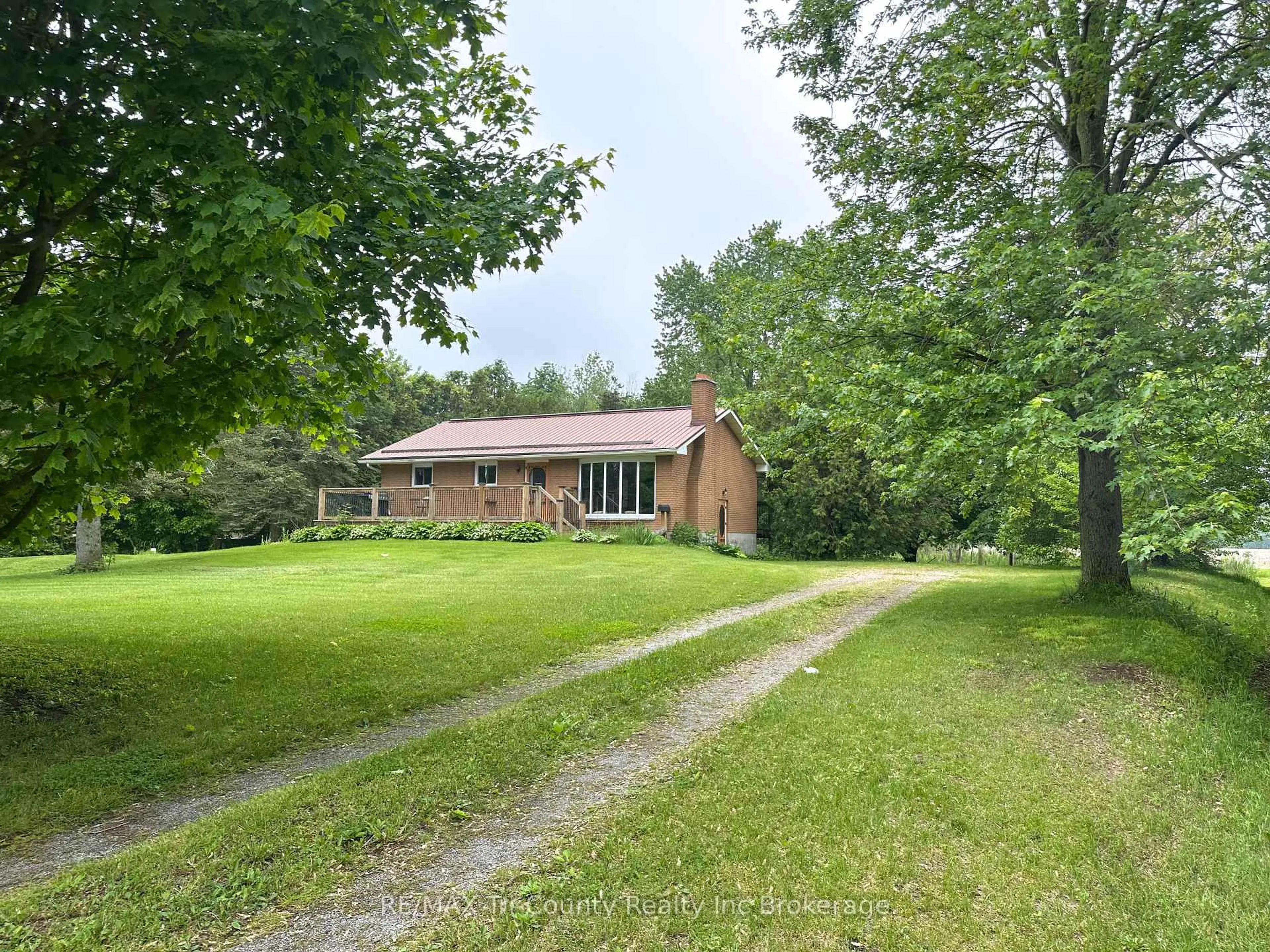 A pic from outside/outdoor area/front of a property/back of a property/a pic from drone, unknown for 889 Norfolk County 28 Rd, Norfolk Ontario N0E 1G0