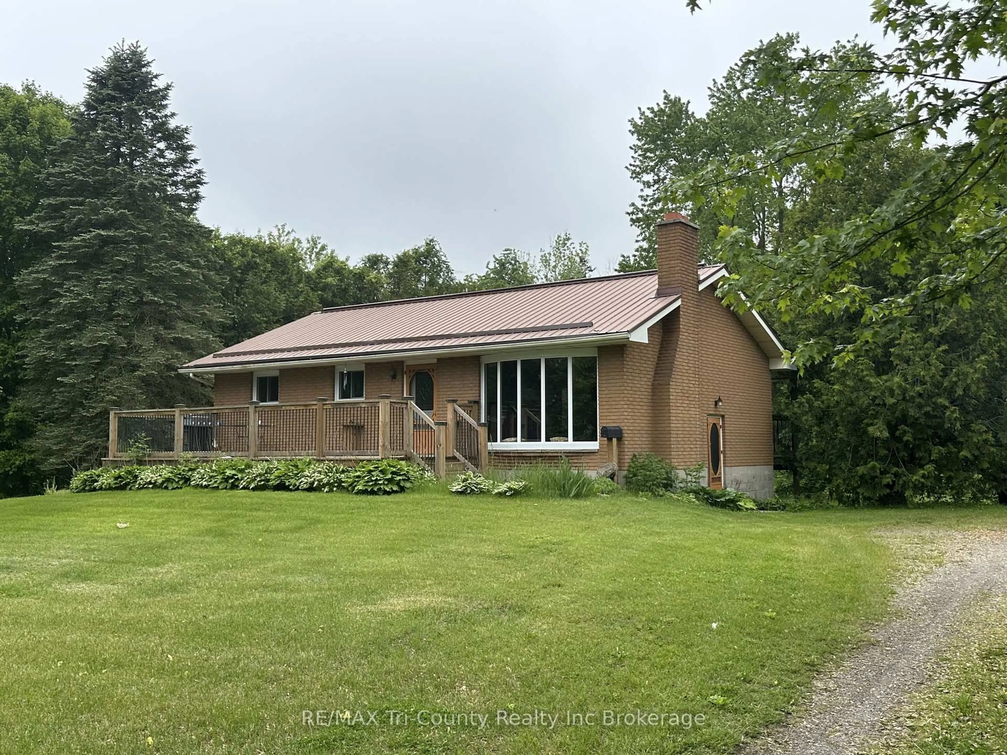 A pic from outside/outdoor area/front of a property/back of a property/a pic from drone, unknown for 889 Norfolk County 28 Rd, Norfolk Ontario N0E 1G0