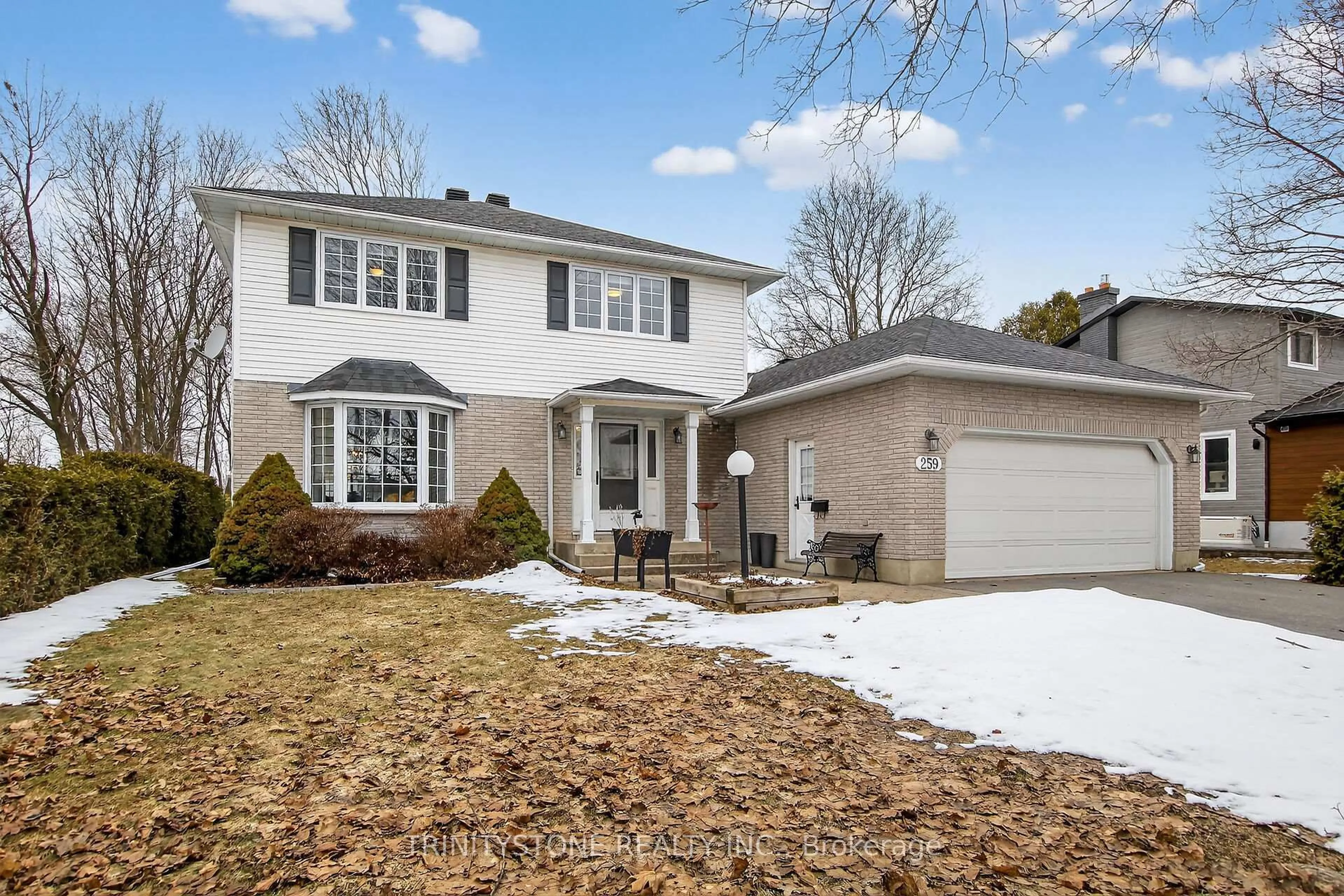 Home with vinyl exterior material, street for 259 Lake Ave, Carleton Place Ontario K7C 1J4