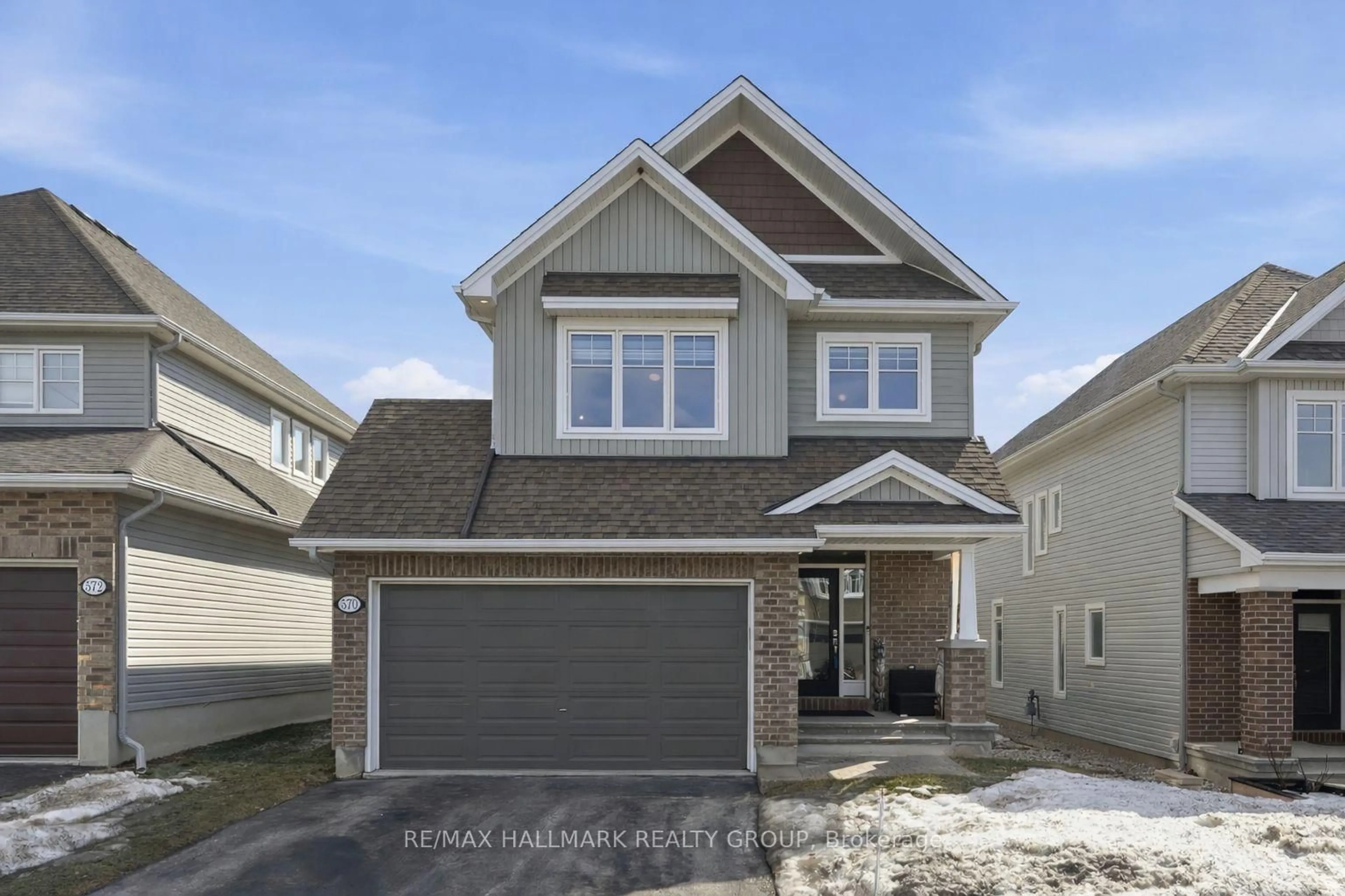 Home with vinyl exterior material, street for 570 Baie-Des-Castors St, Ottawa Ontario K4A 0Y7