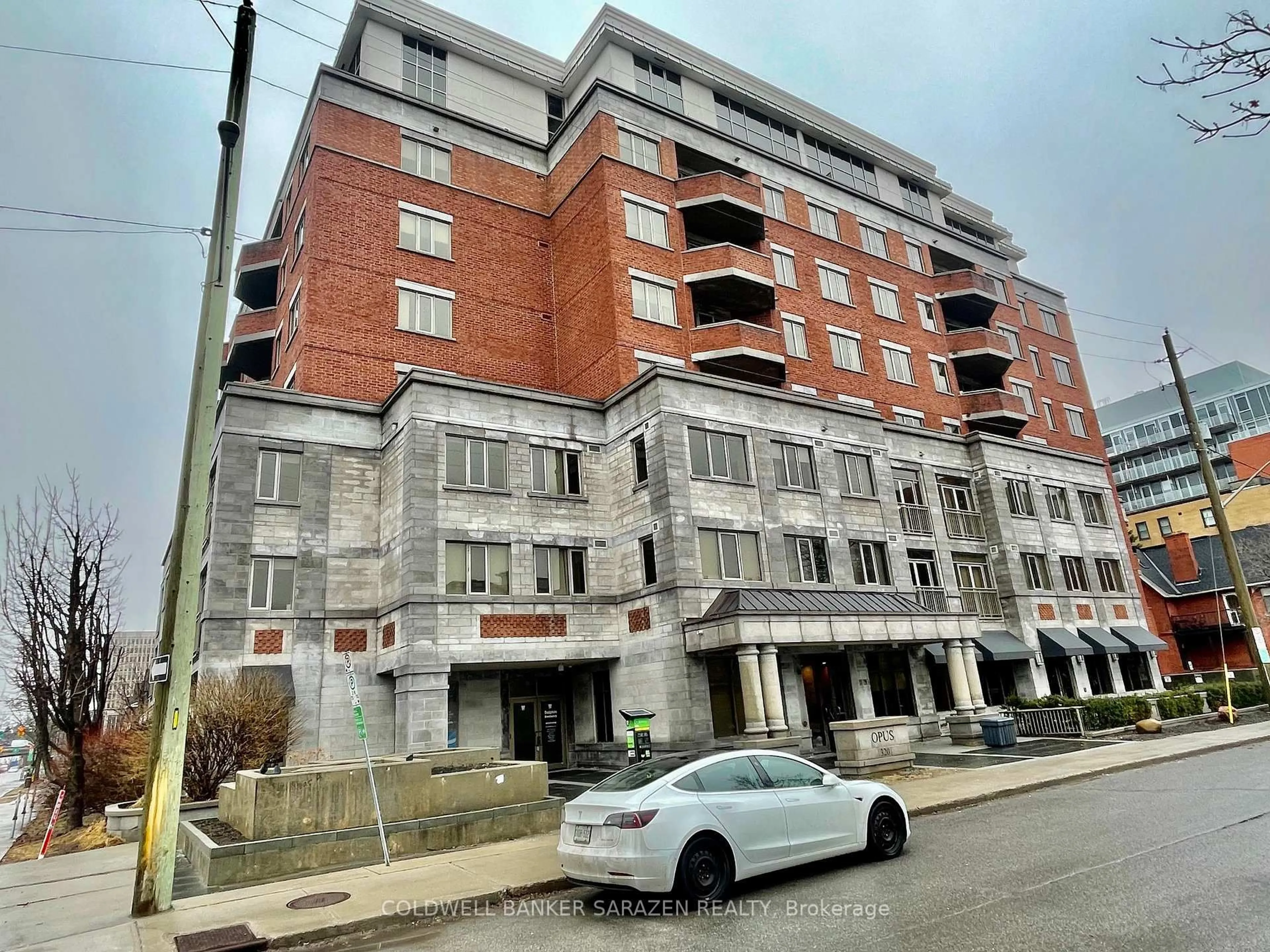 Unknown for 320 Mcleod St #701, Ottawa Ontario K2P 1A3