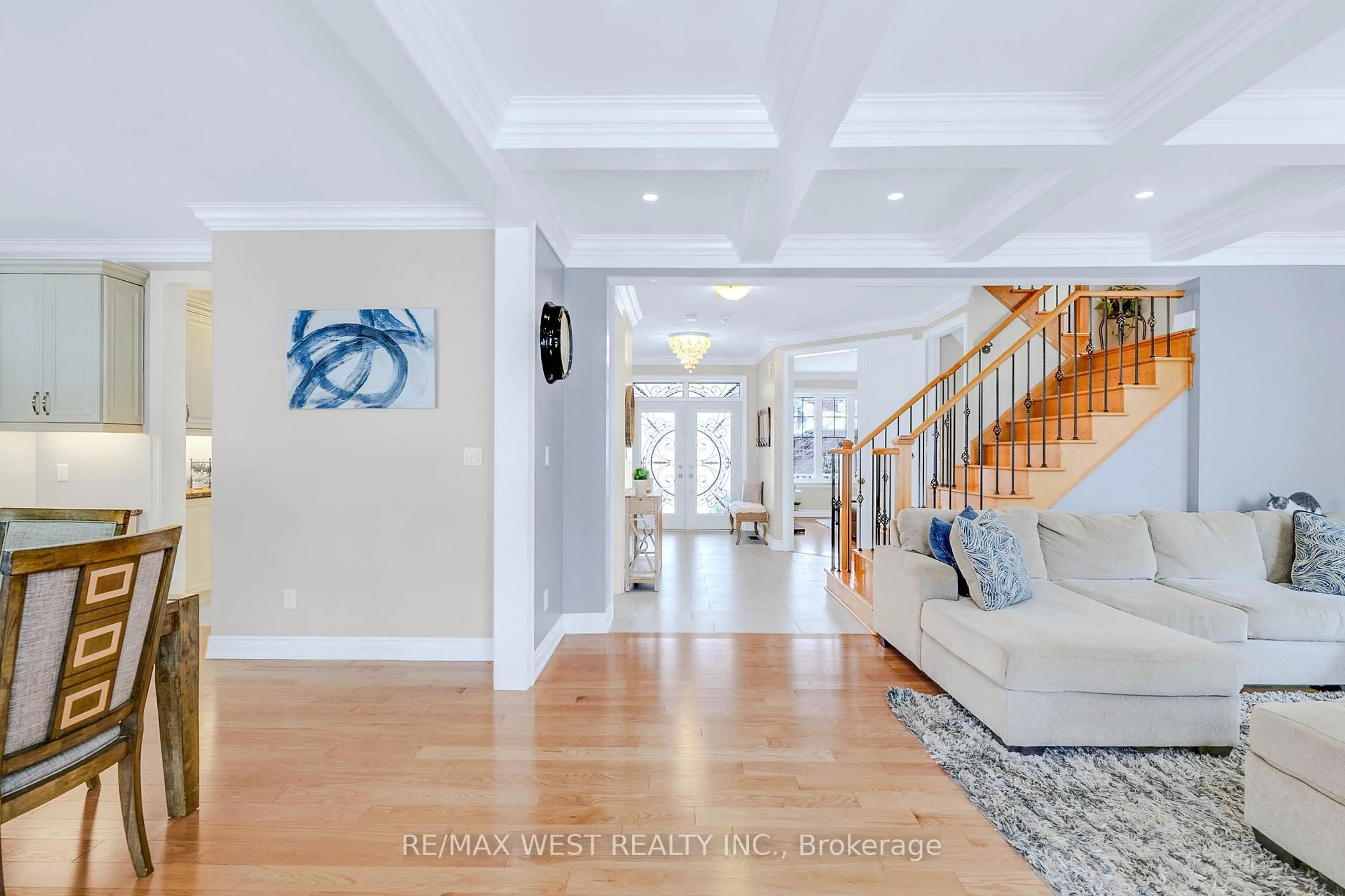 Indoor entryway for 20 Anderson Ave, Mono Ontario L9W 2Z2