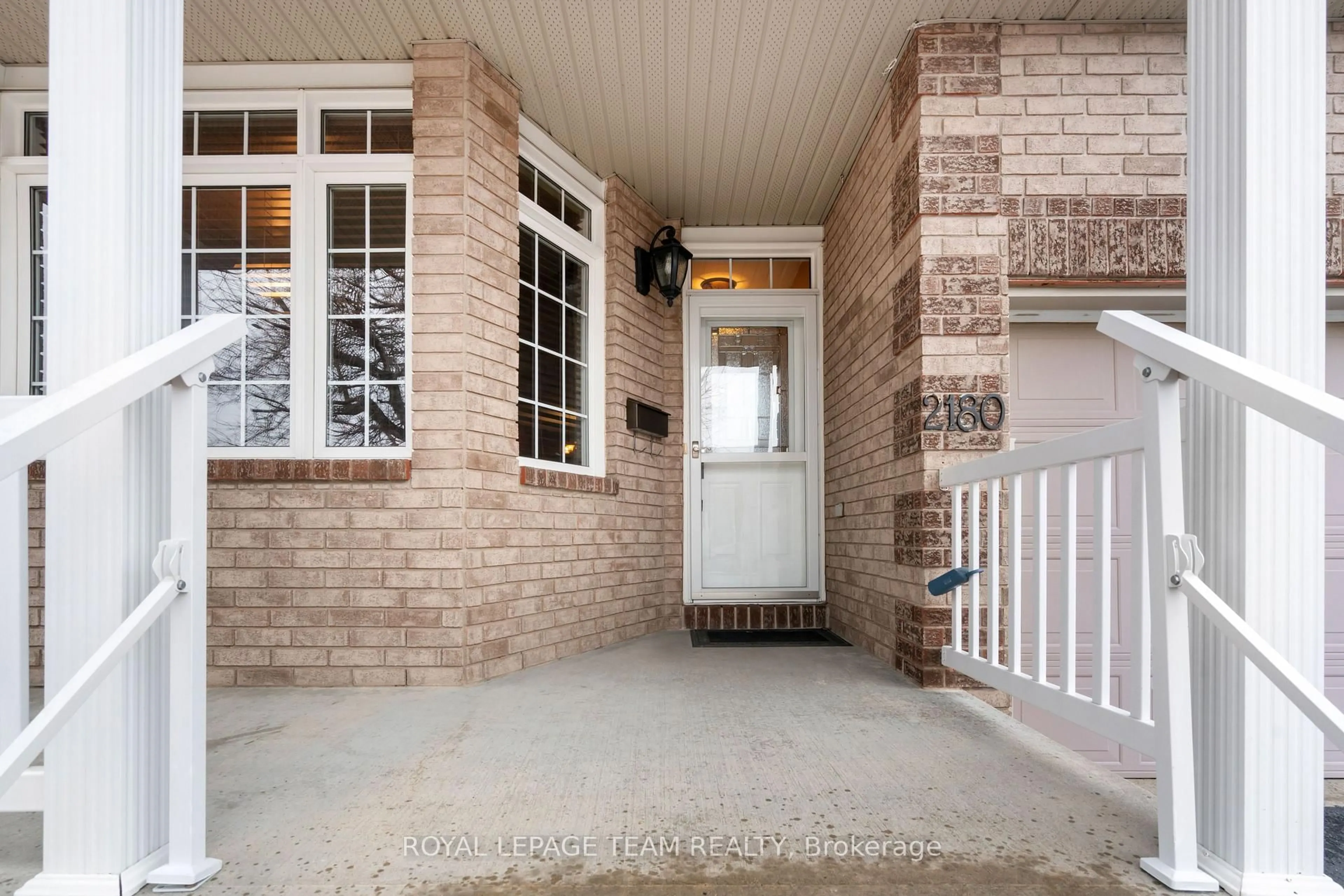Indoor entryway for 2180 Valin St, Ottawa Ontario K4A 5A9