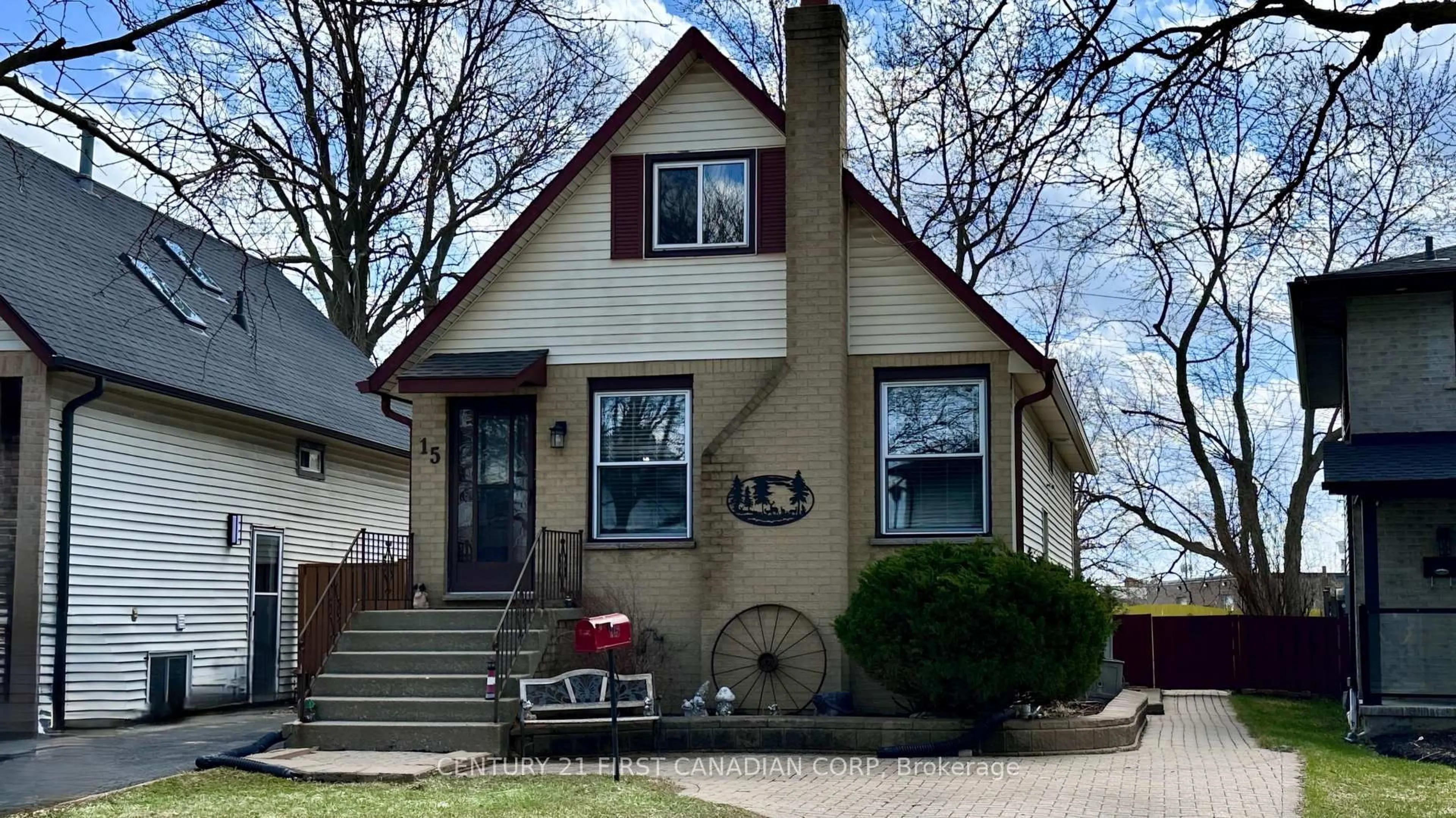 Home with vinyl exterior material, street for 15 Chancton Cres, London South Ontario N6E 2Y5