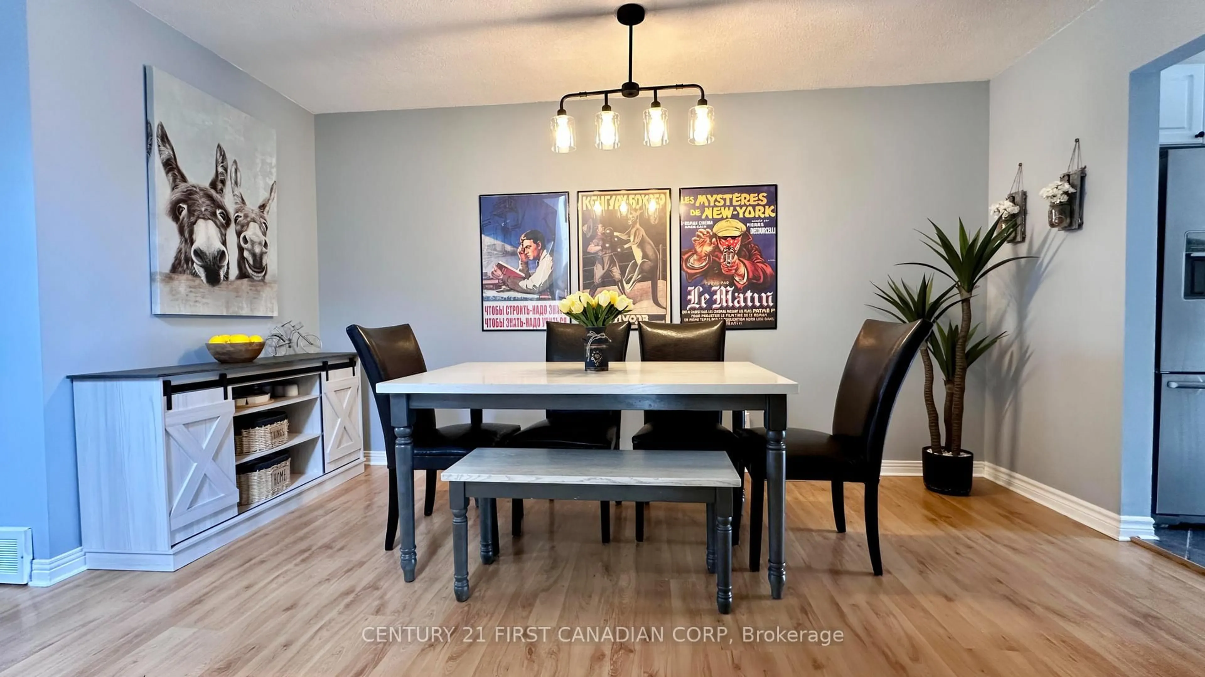 Dining room, wood/laminate floor for 15 Chancton Cres, London South Ontario N6E 2Y5