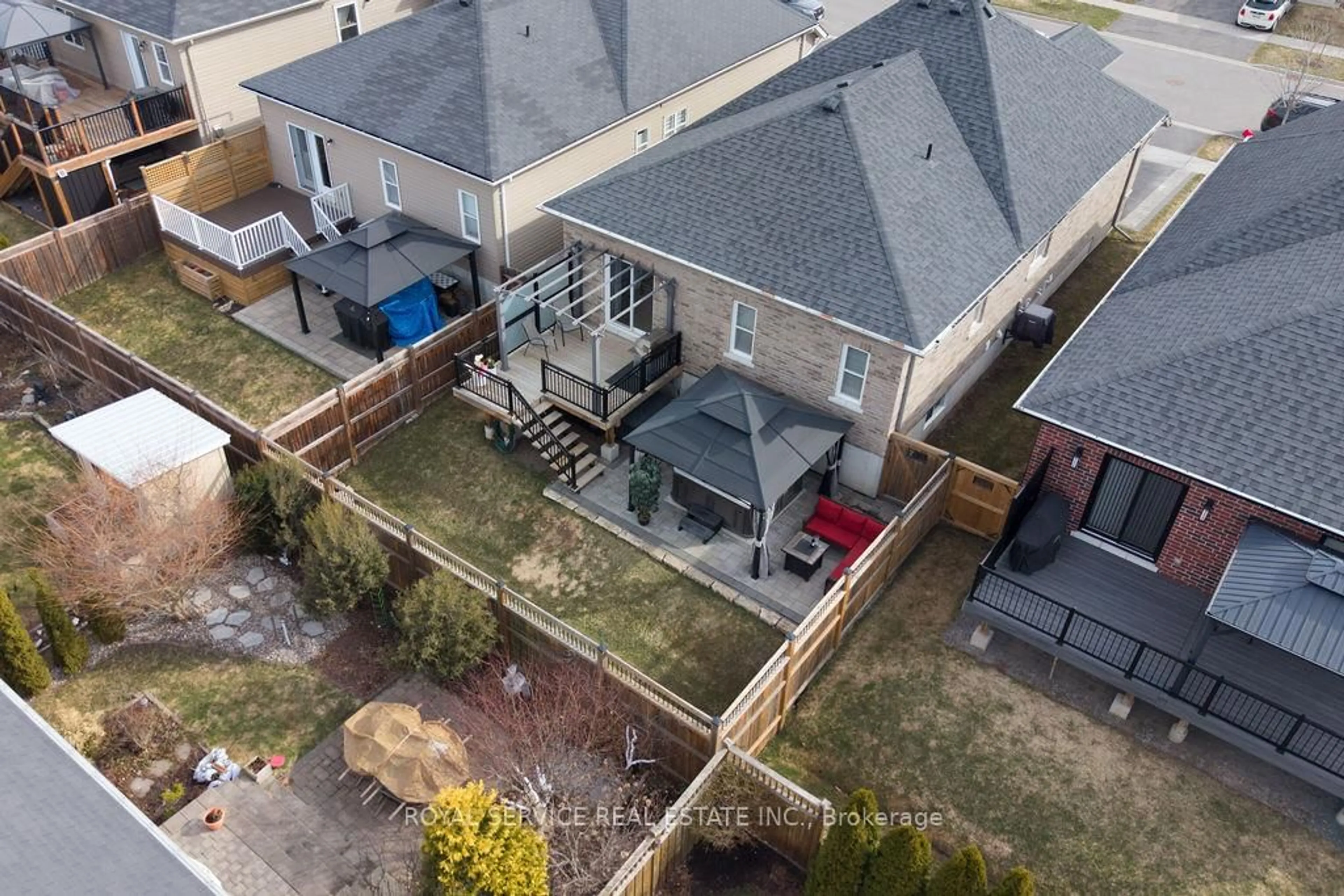 A pic from outside/outdoor area/front of a property/back of a property/a pic from drone, city buildings view from balcony for 257 Morgan St, Cobourg Ontario K9A 0L5