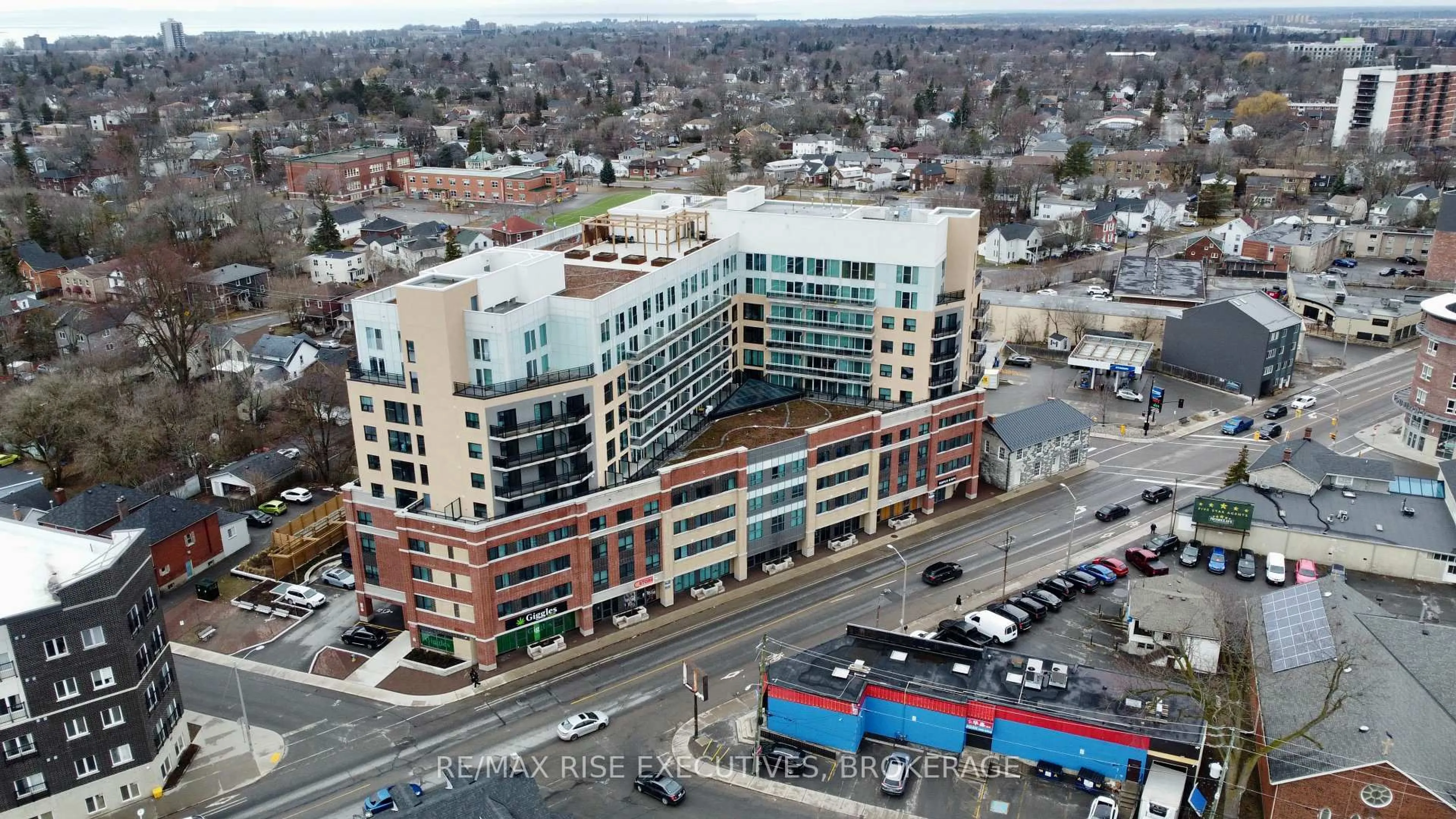 A pic from outside/outdoor area/front of a property/back of a property/a pic from drone, building for 652 Princess St #711, Kingston Ontario K7L 1E5