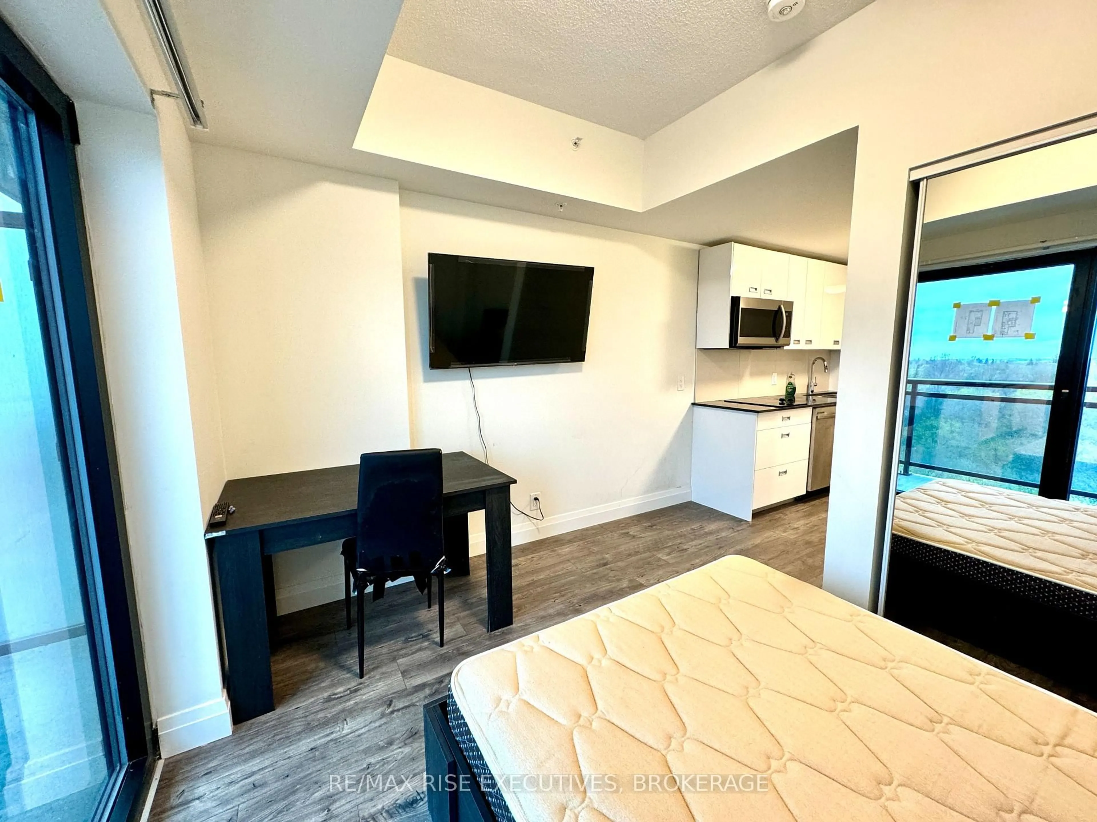 A pic of a room for 652 Princess St #711, Kingston Ontario K7L 1E5