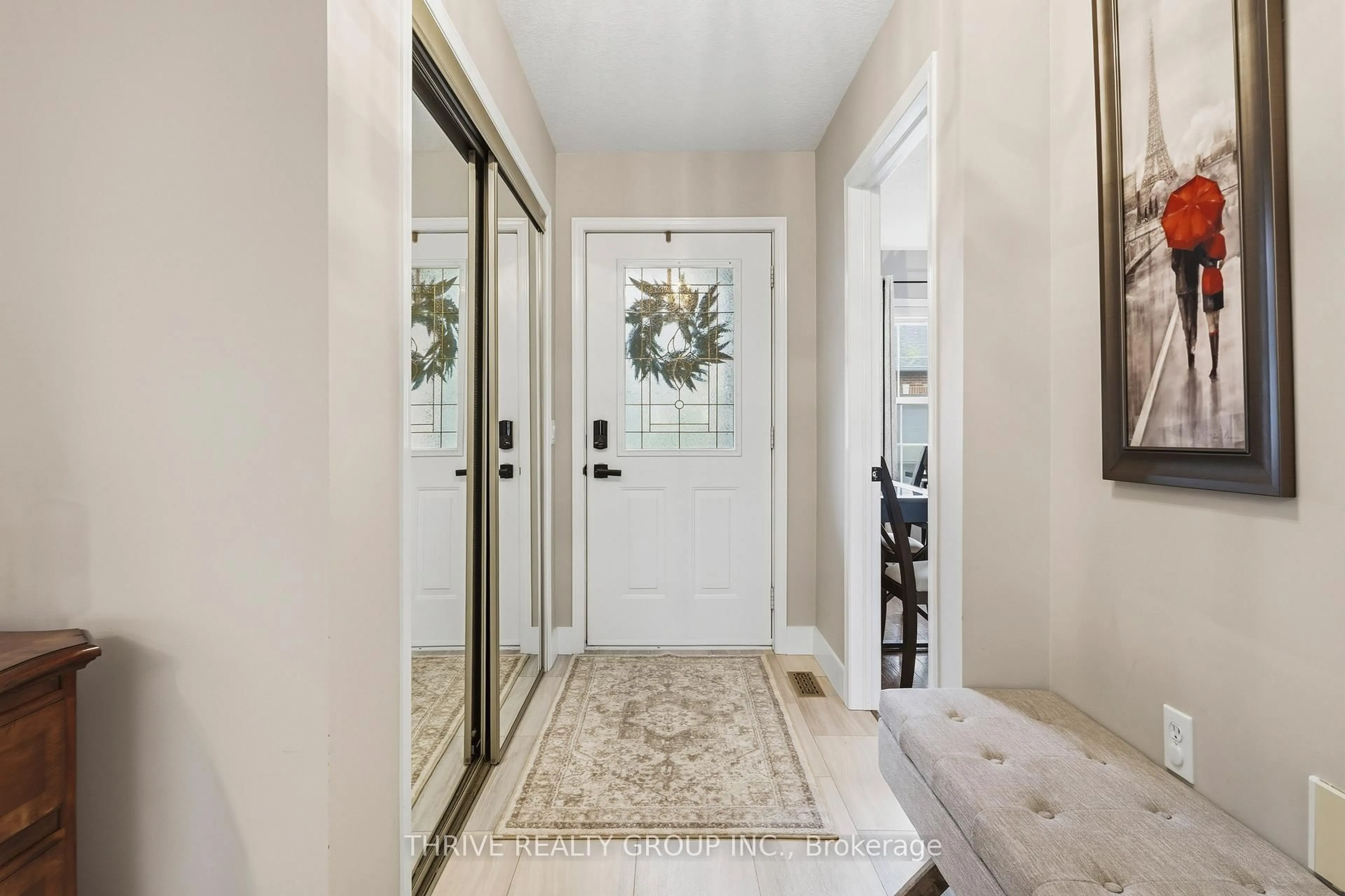 Indoor entryway for 1337 Commissioners Rd #16, London South Ontario N6K 4V2