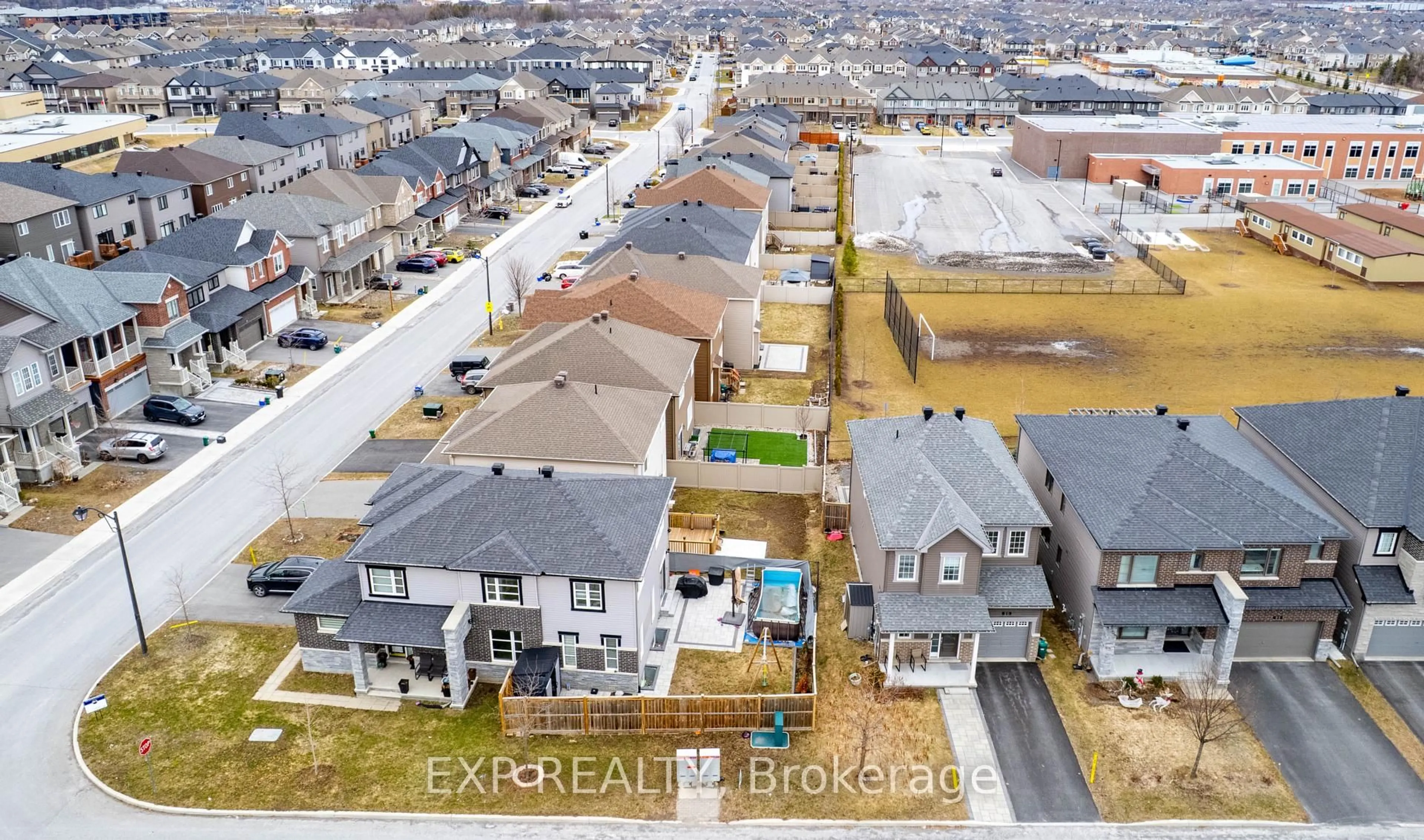 A pic from outside/outdoor area/front of a property/back of a property/a pic from drone, street for 224 Alex Polowin Ave, Ottawa Ontario K2J 6E7