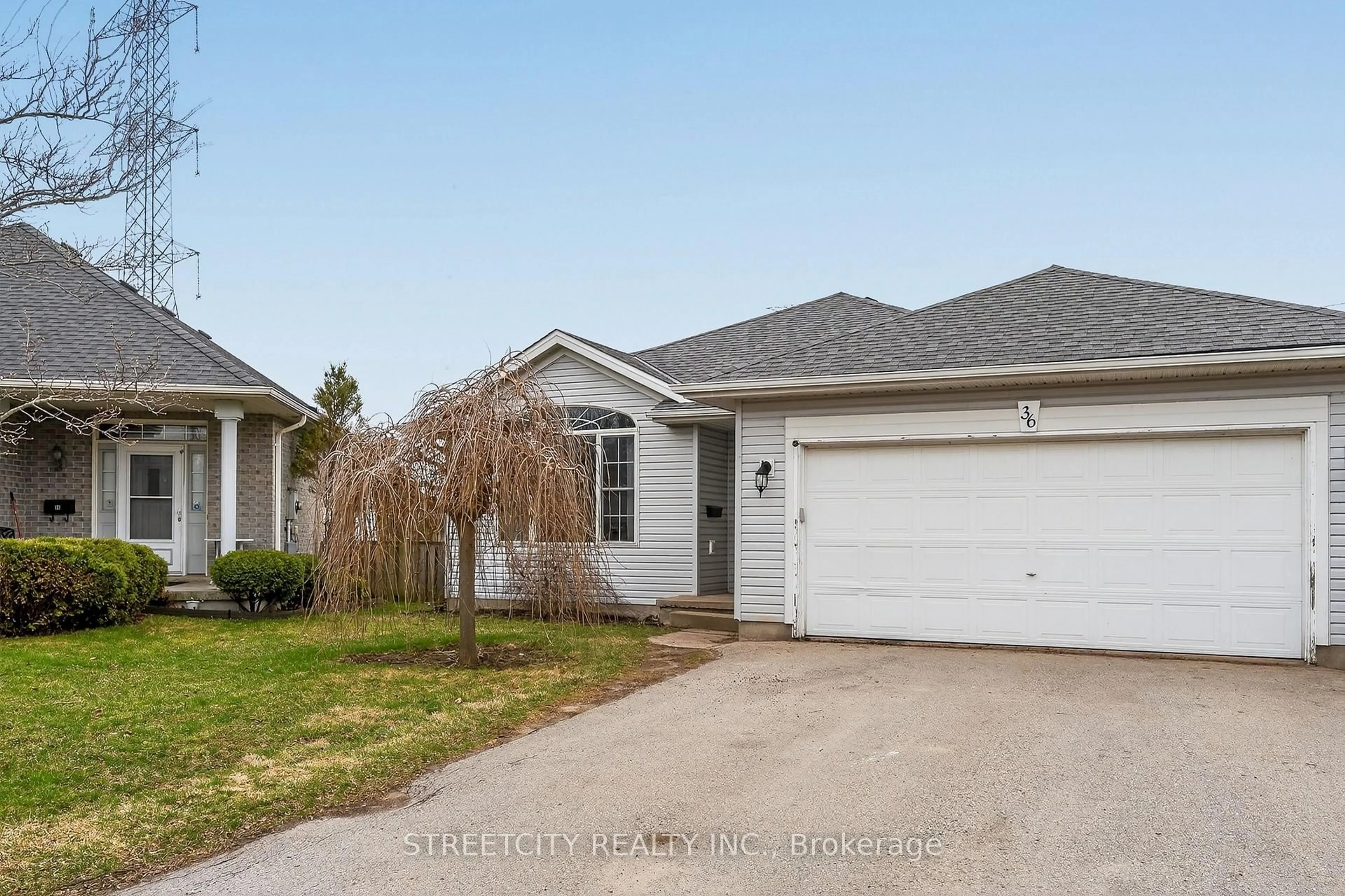 Home with vinyl exterior material, street for 36 Glenview Crt, St. Thomas Ontario N5P 4N9