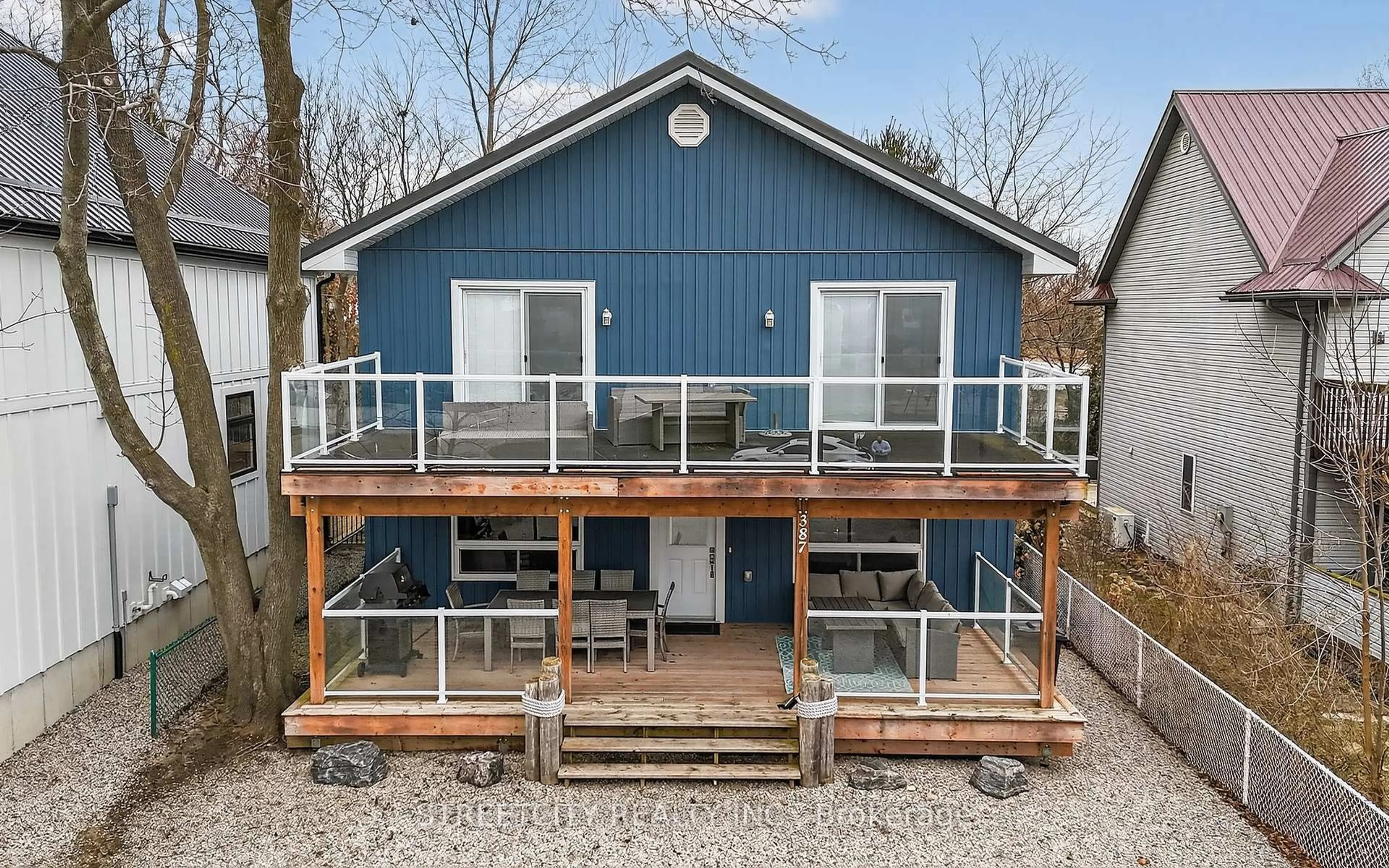 Home with vinyl exterior material, water/lake/river/ocean view for 387 Stanley Park Dr, Central Elgin Ontario N5L 1E6