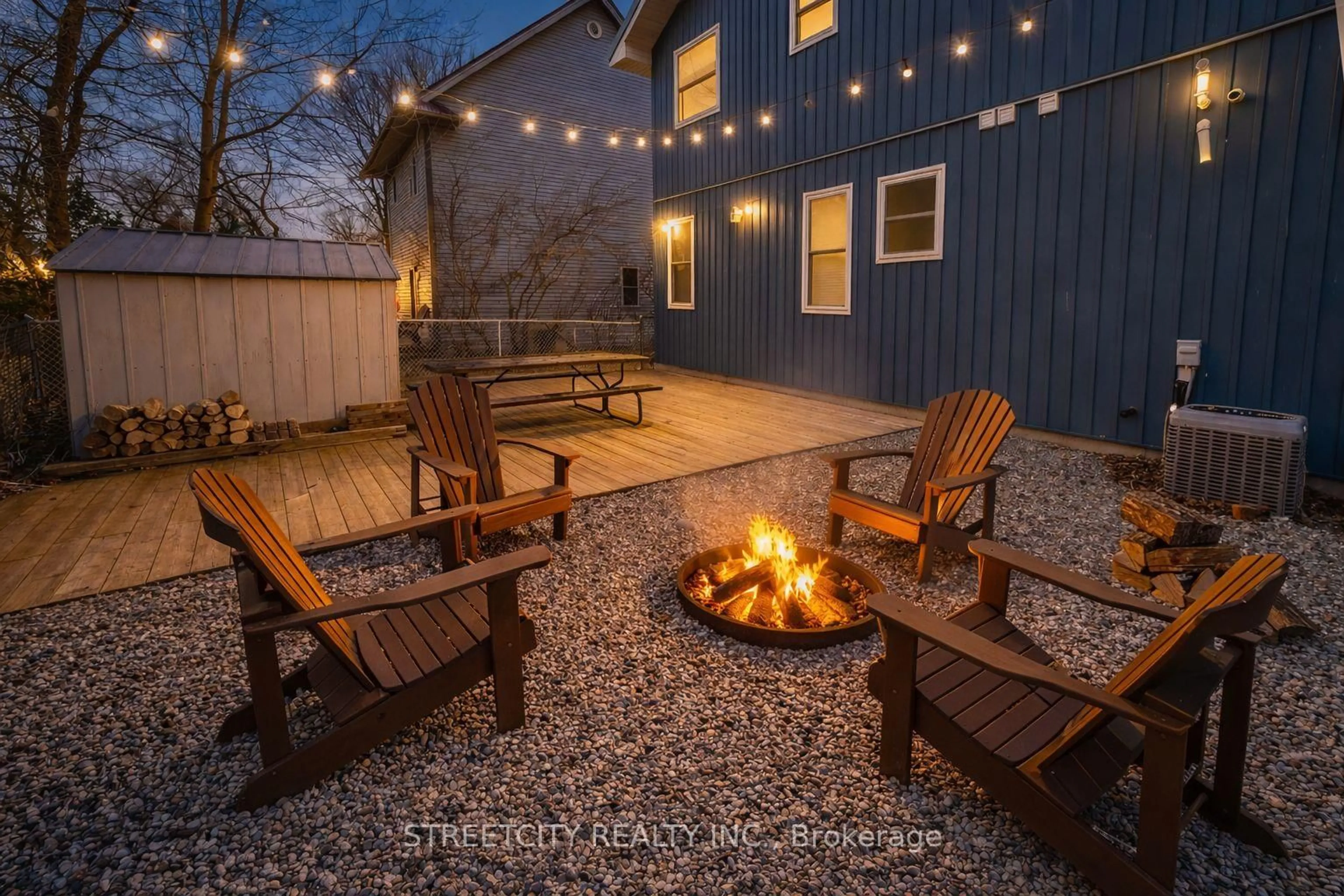 Patio, street for 387 Stanley Park Dr, Central Elgin Ontario N5L 1E6