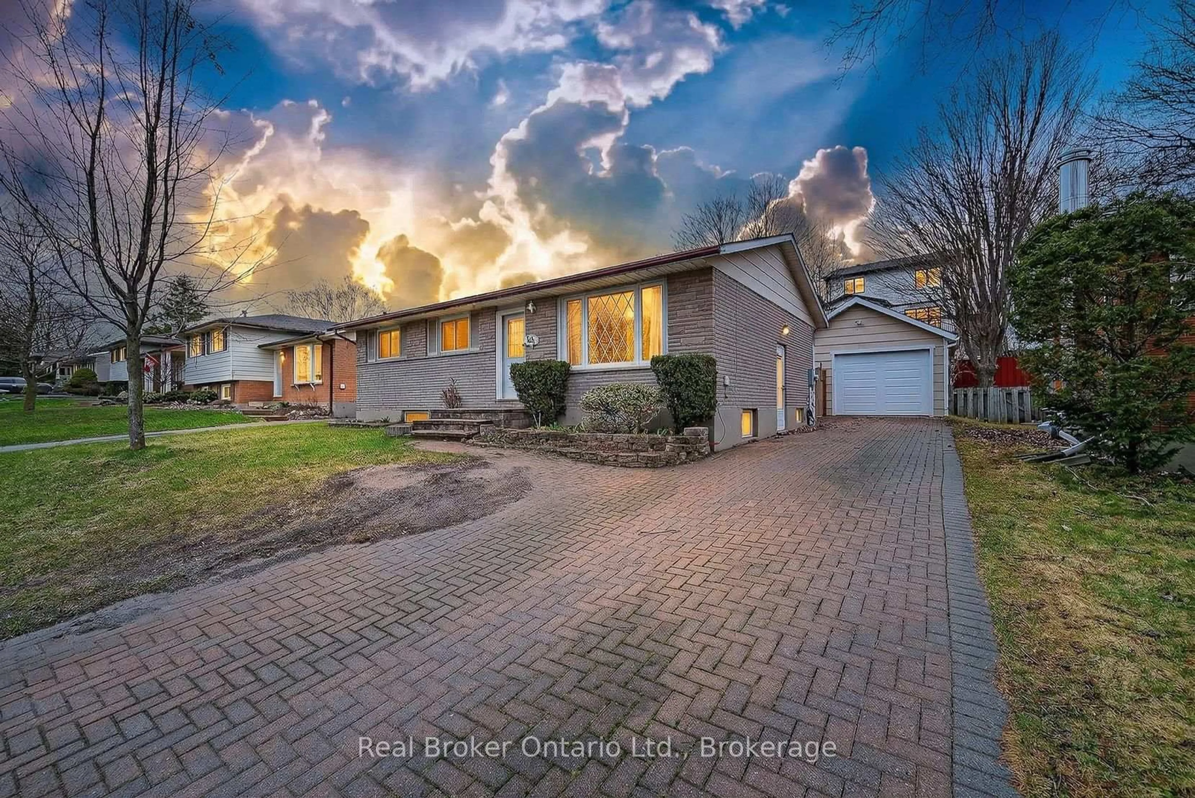 A pic from outside/outdoor area/front of a property/back of a property/a pic from drone, street for 411 Lampman Pl, Woodstock Ontario N4S 3S9